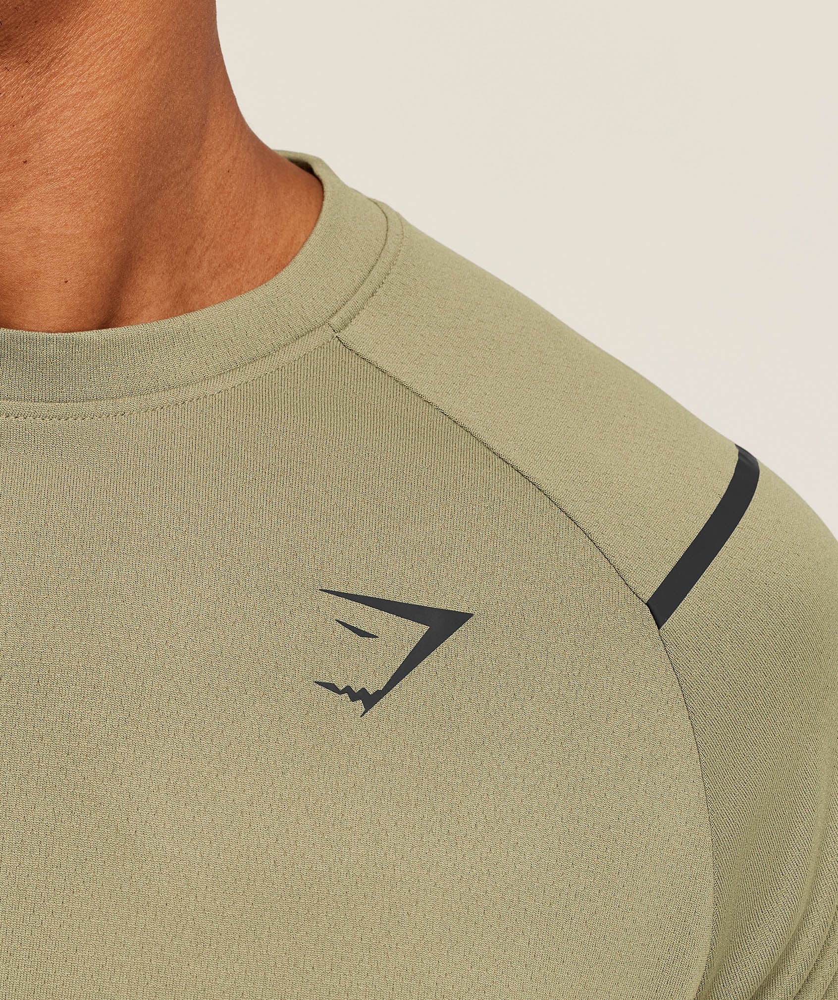 gymshark-arrival-contrast-t-shirt-ss-tops-green-ss26