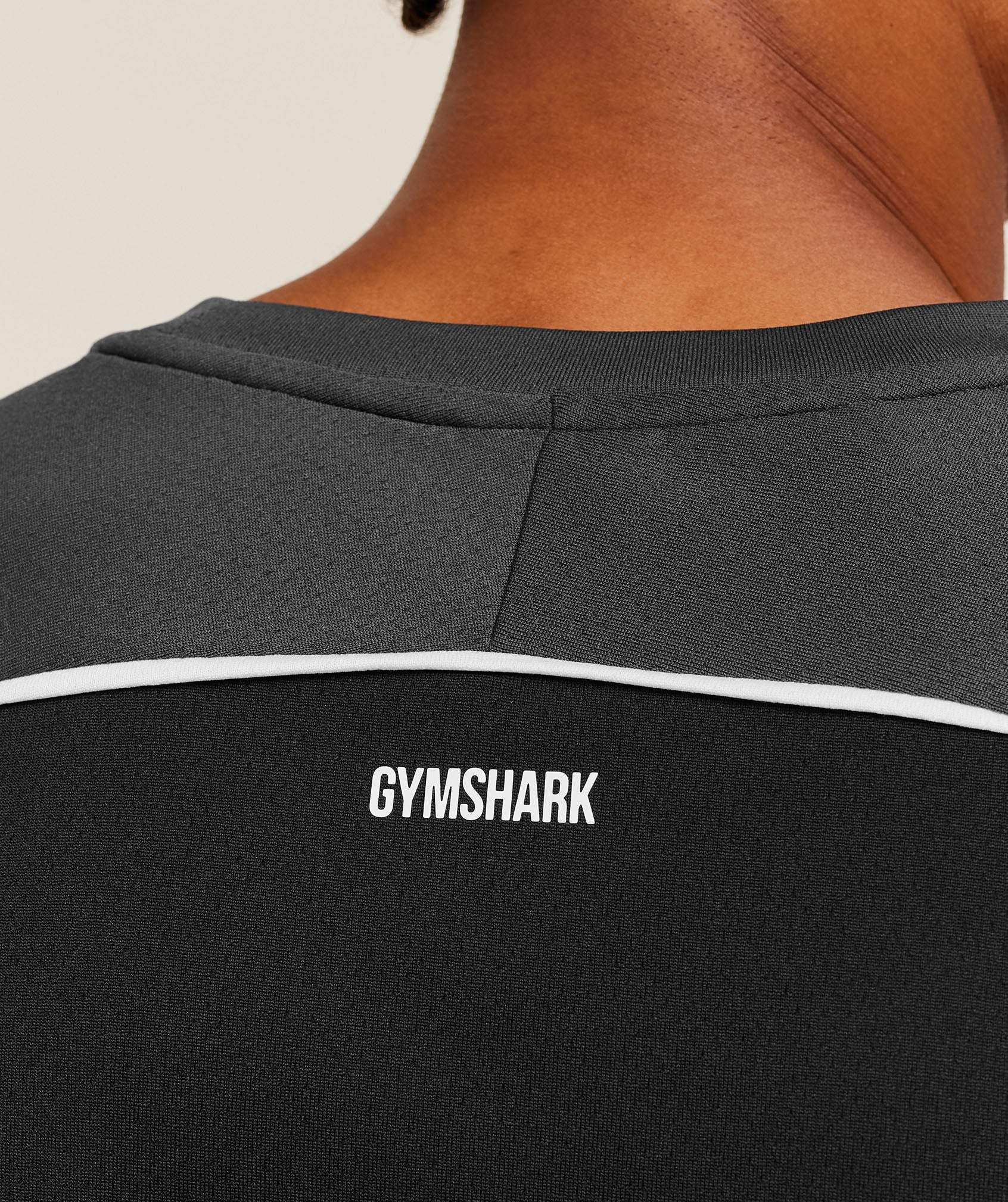 gymshark-arrival-contrast-t-shirt-ss-tops-grey-ss26