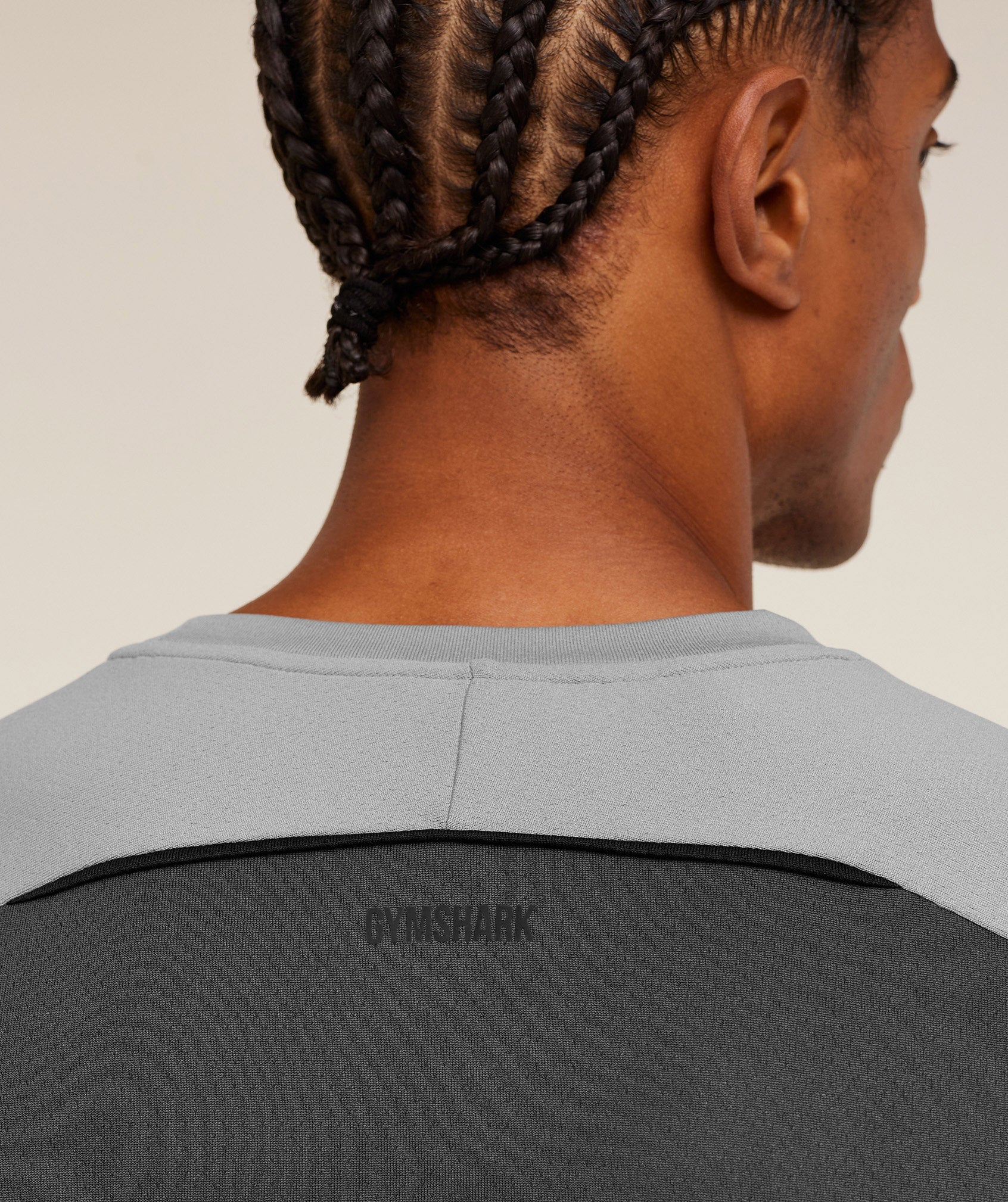 gymshark-arrival-contrast-t-shirt-ss-tops-grey-ss26-a4c4o-gd0y