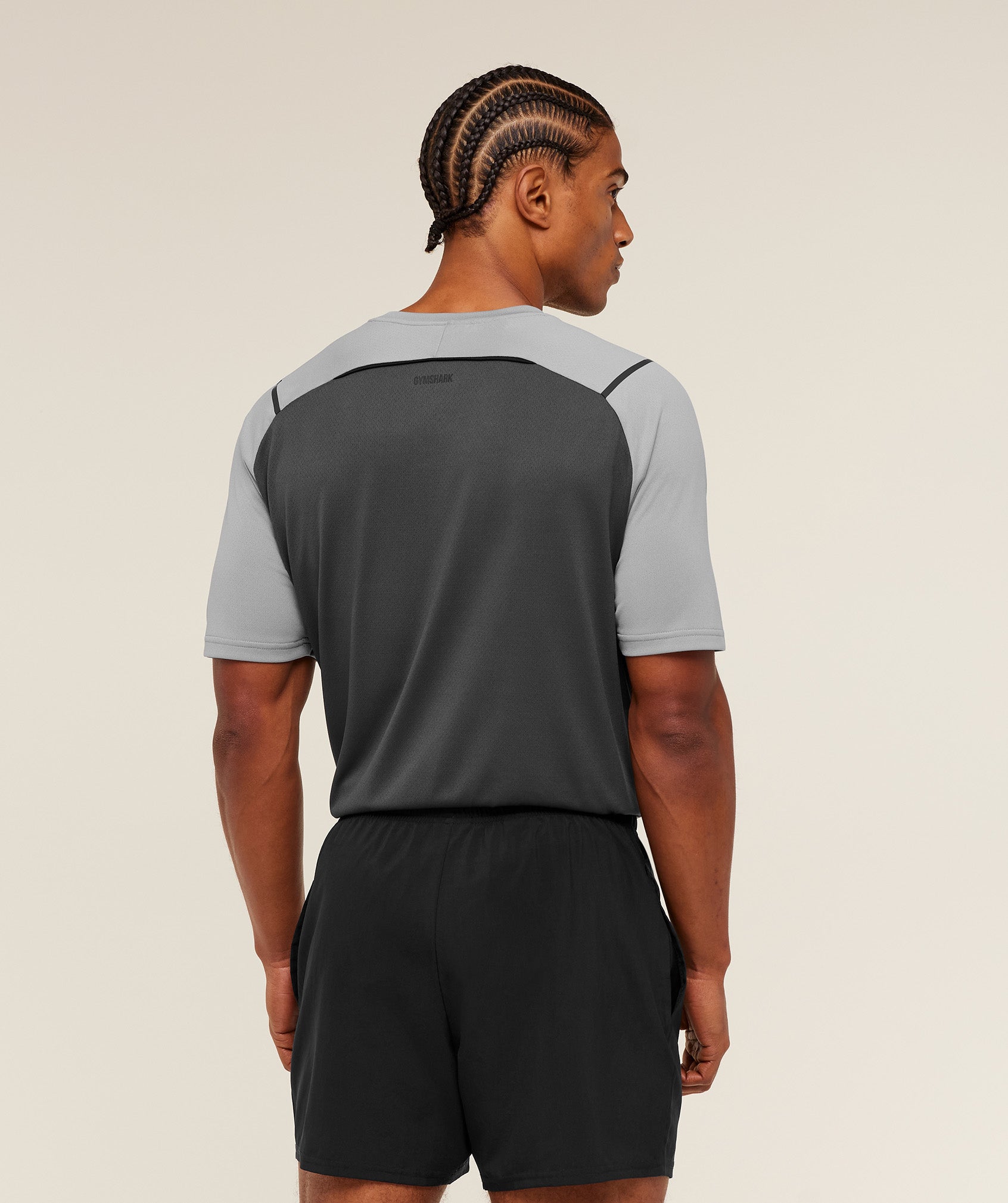 gymshark-arrival-contrast-t-shirt-ss-tops-grey-ss26-a4c4o-gd0y