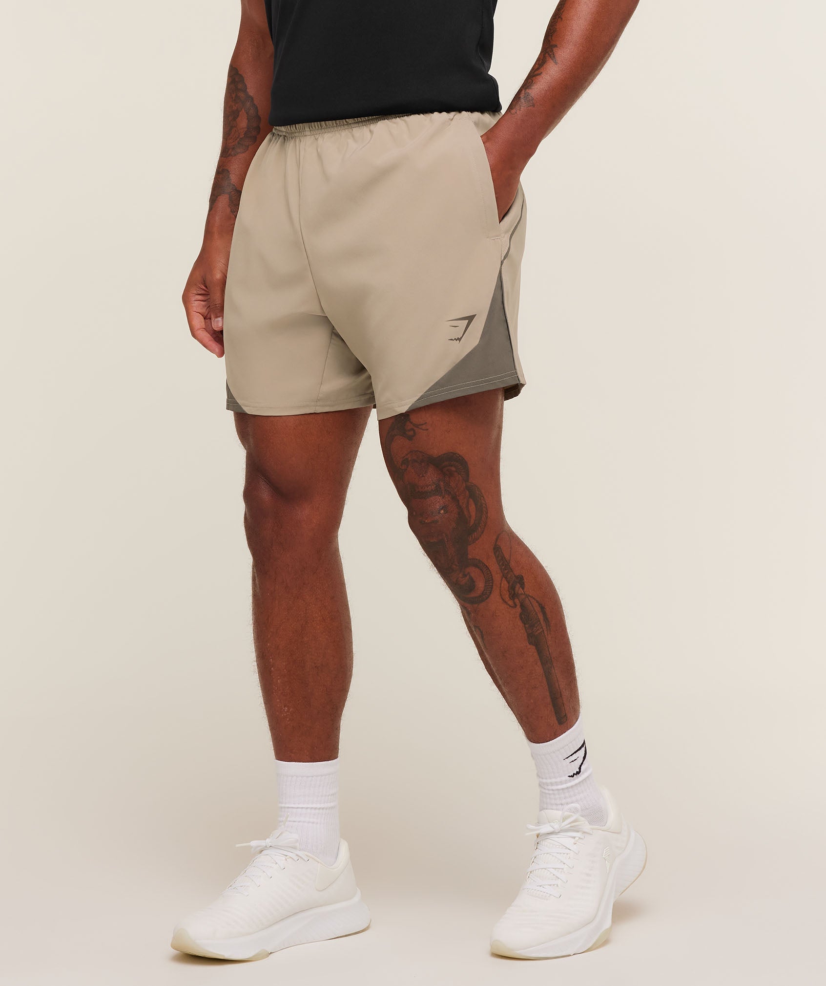 gymshark-arrival-block-6-shorts-shorts-brown-aw25