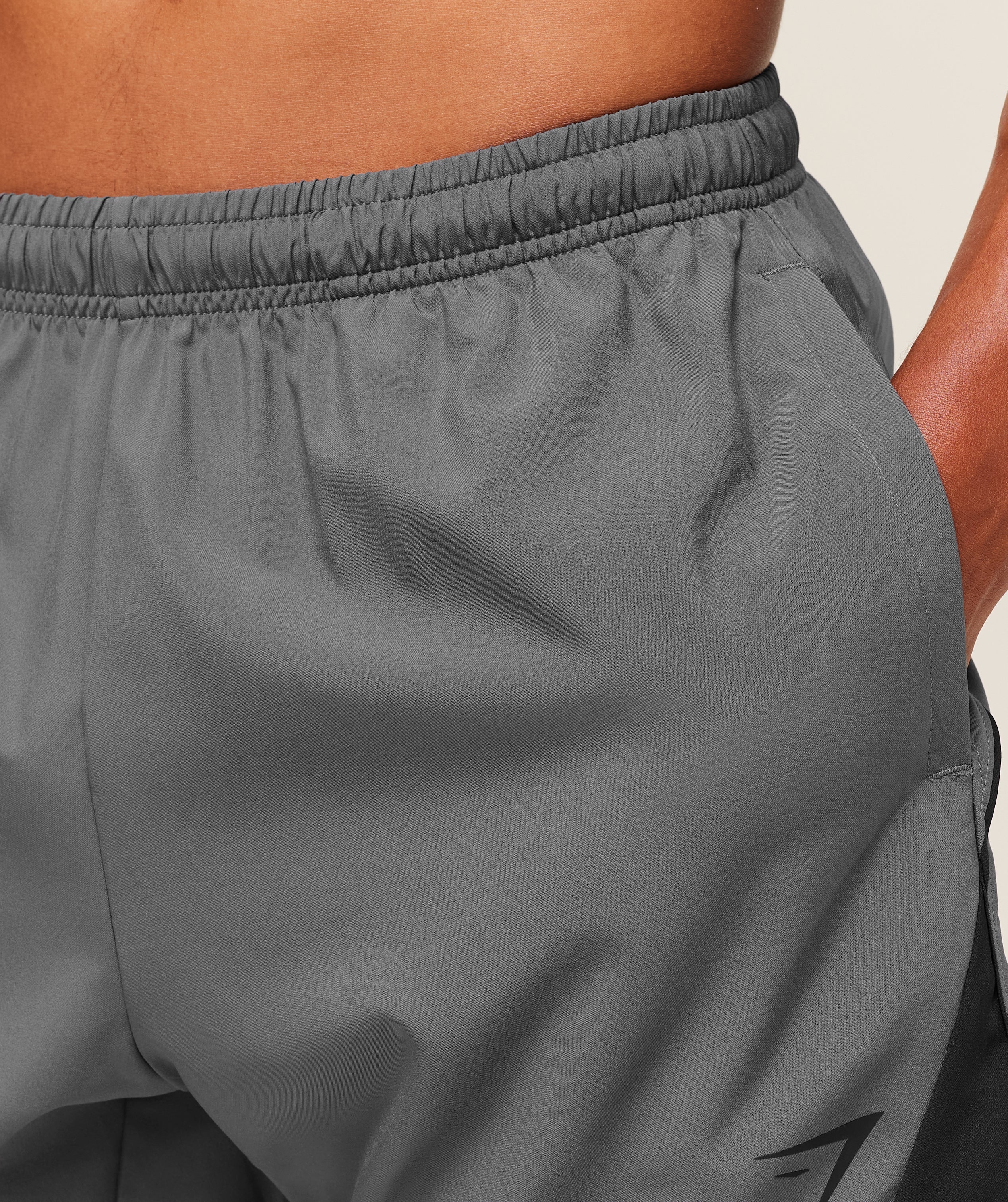 gymshark-arrival-block-6-shorts-shorts-grey-aw25-1
