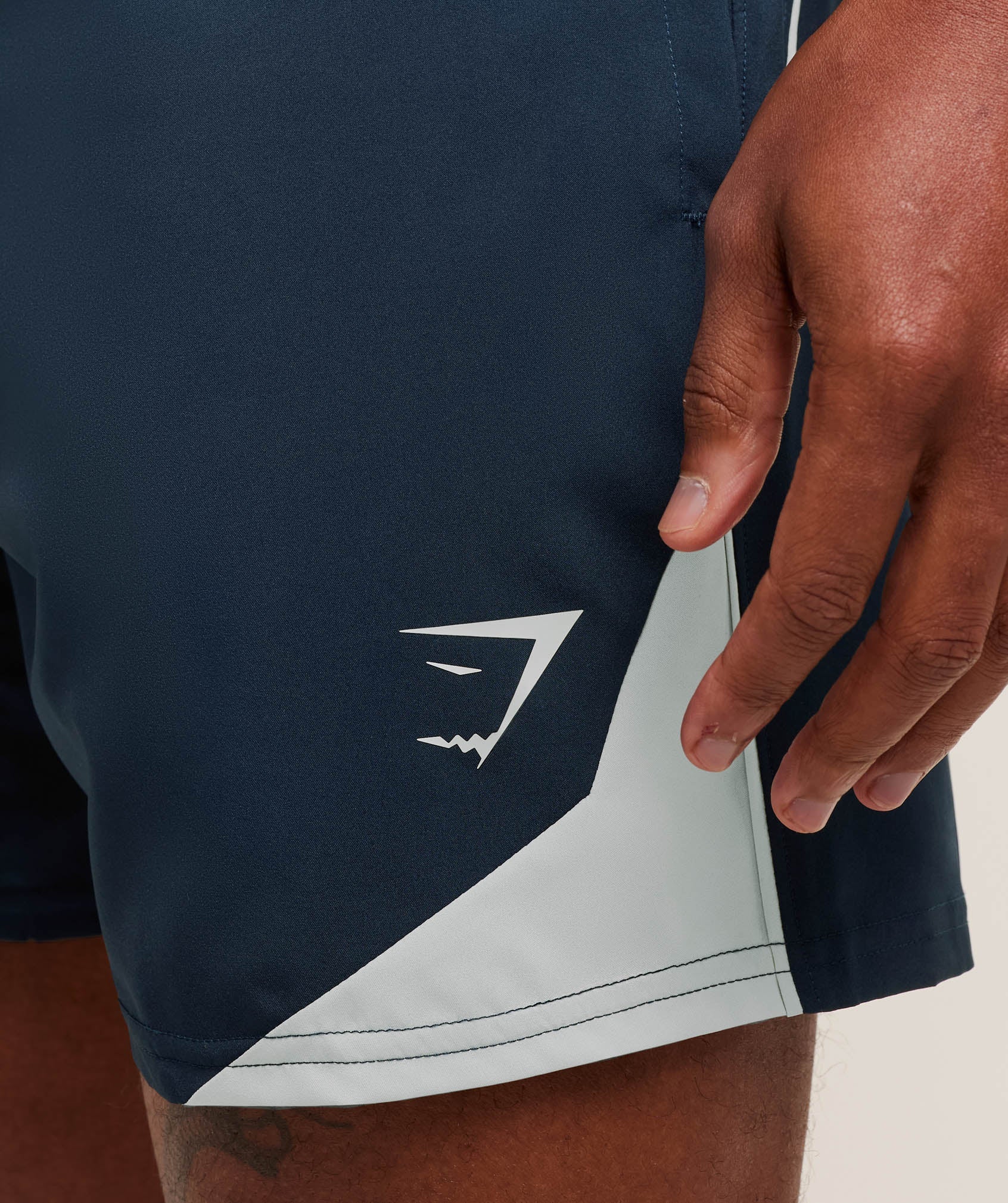 gymshark-arrival-block-6-shorts-shorts-blue-aw25-1