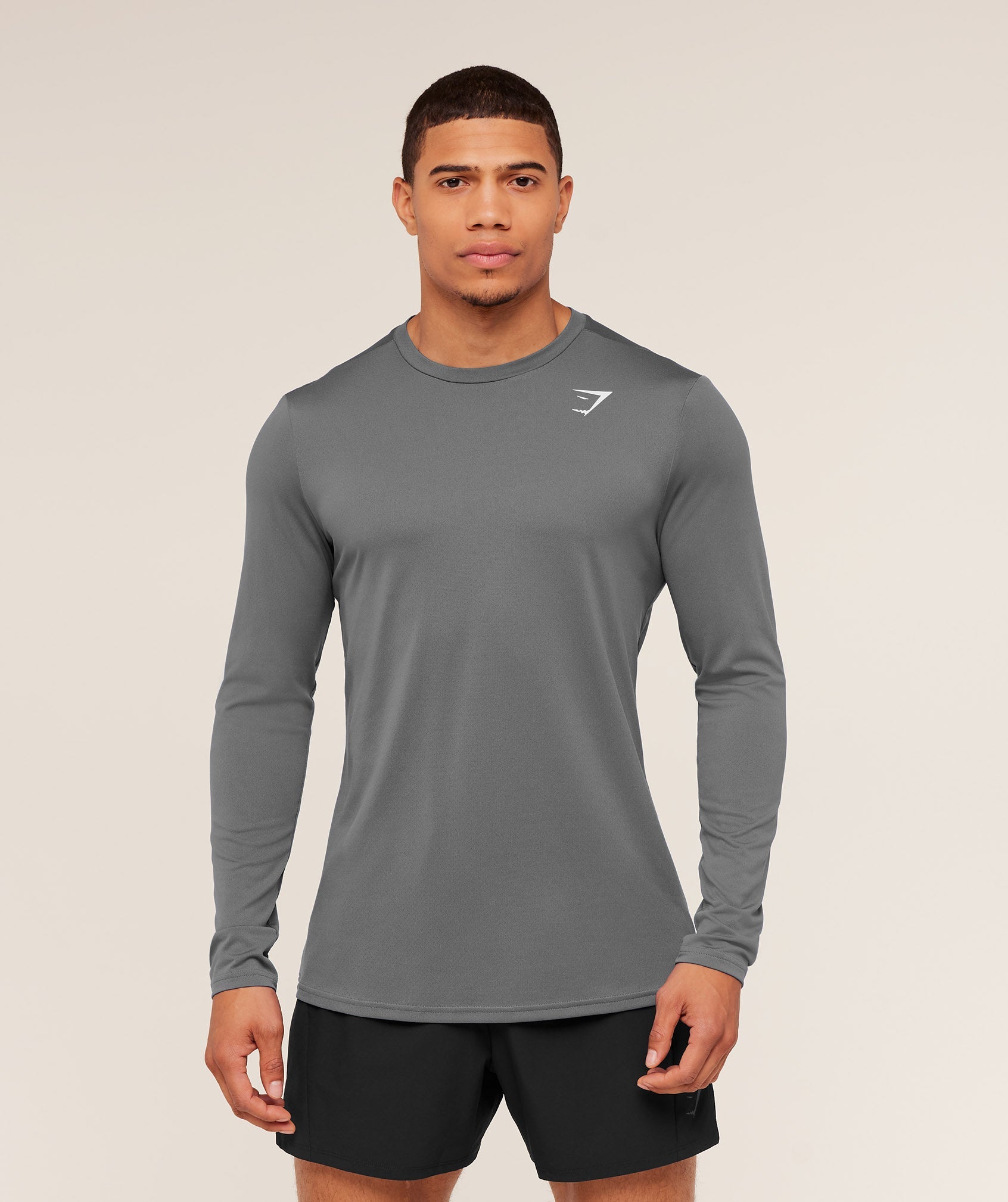 gymshark-arrival-long-sleeve-t-shirt-silhouette-grey-aw22