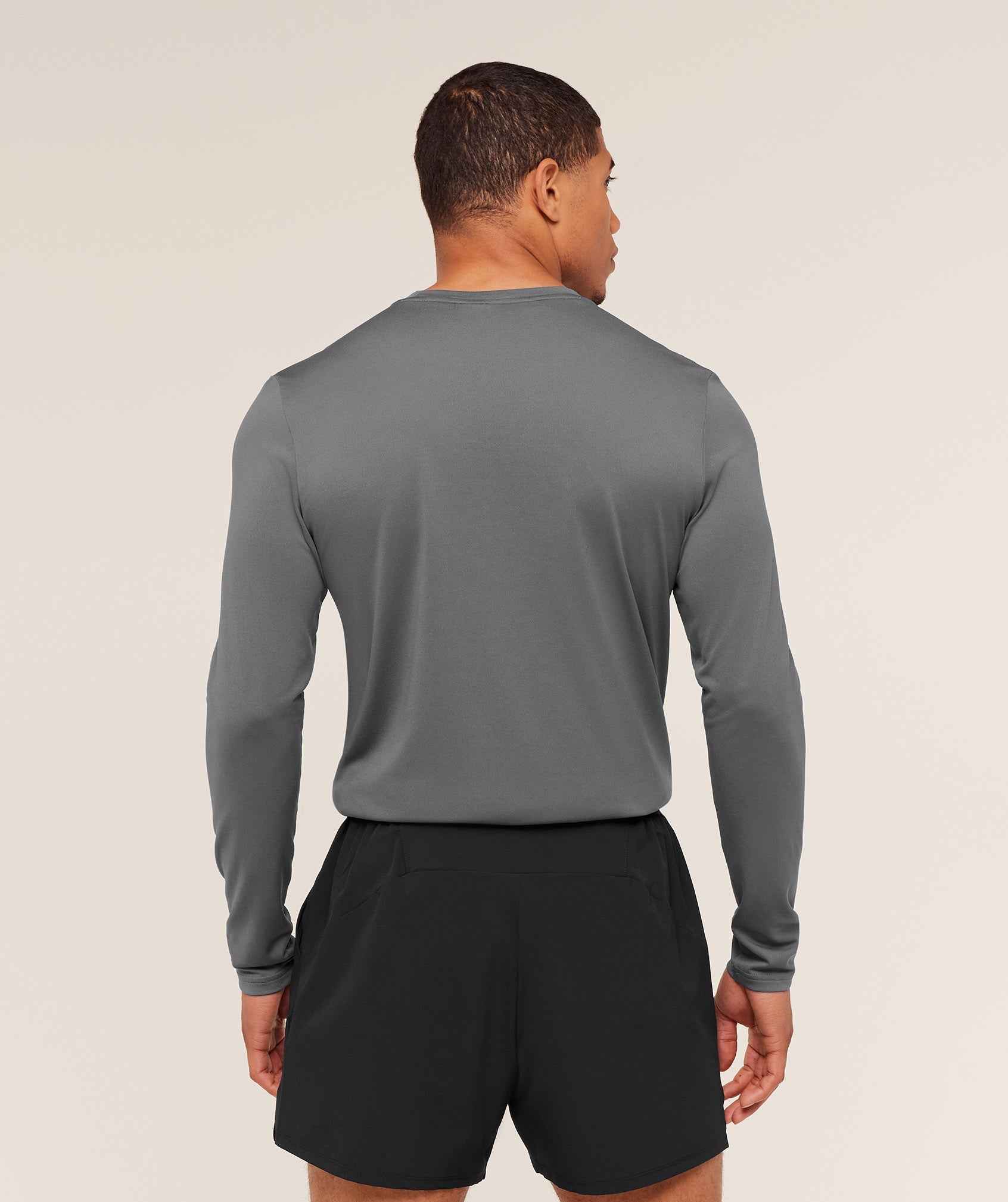 gymshark-arrival-long-sleeve-t-shirt-silhouette-grey-aw22