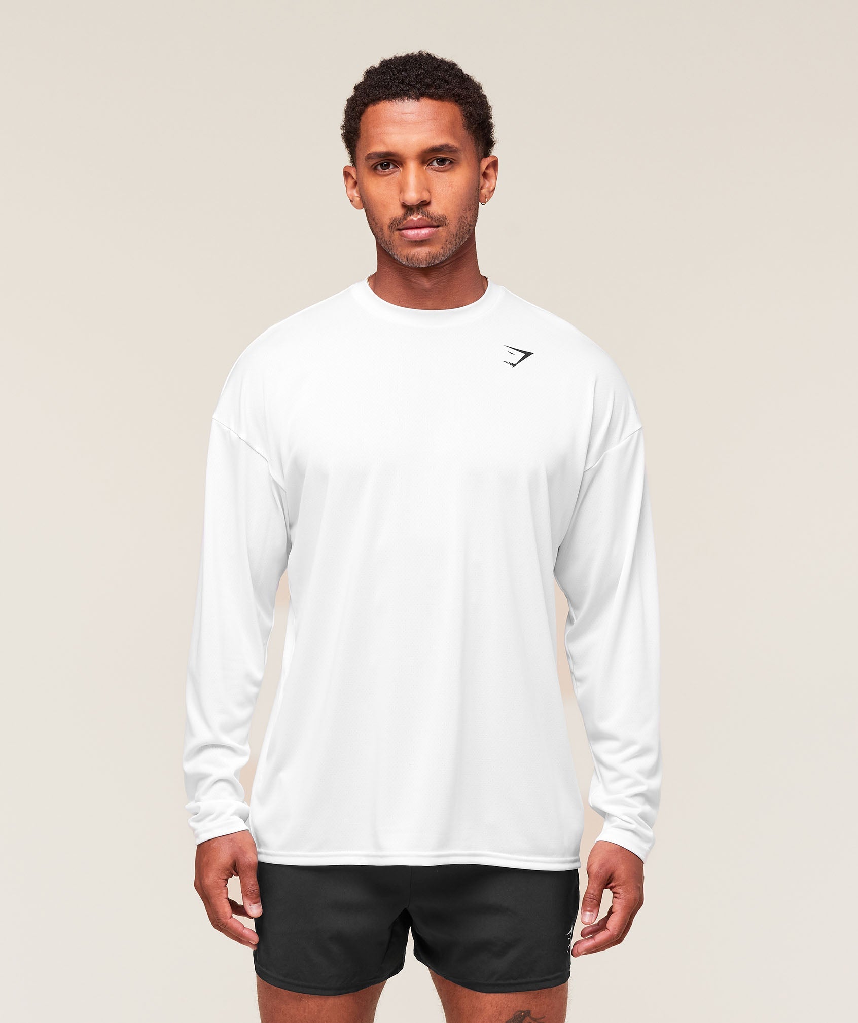 gymshark-arrival-oversized-long-sleeve-t-shirt-ls-tops-white-aw25