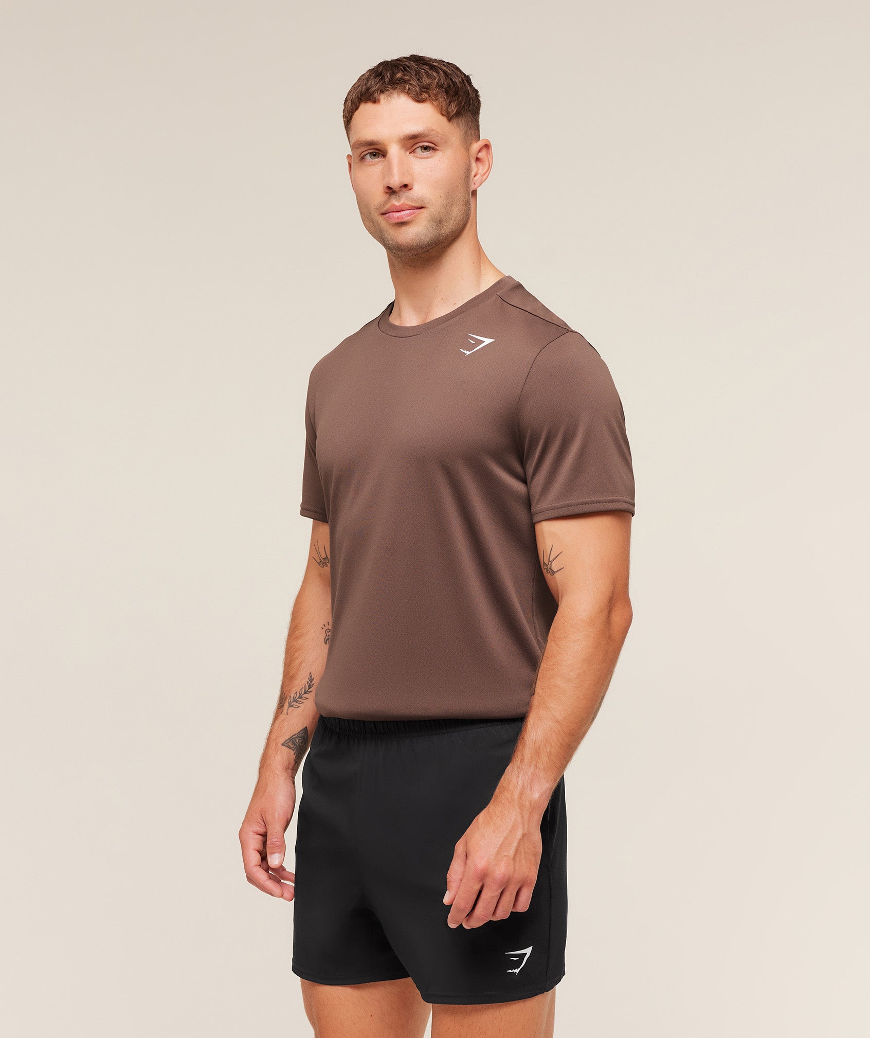 gymshark-arrival-regular-fit-t-shirt-ss-tops-brown-aw25