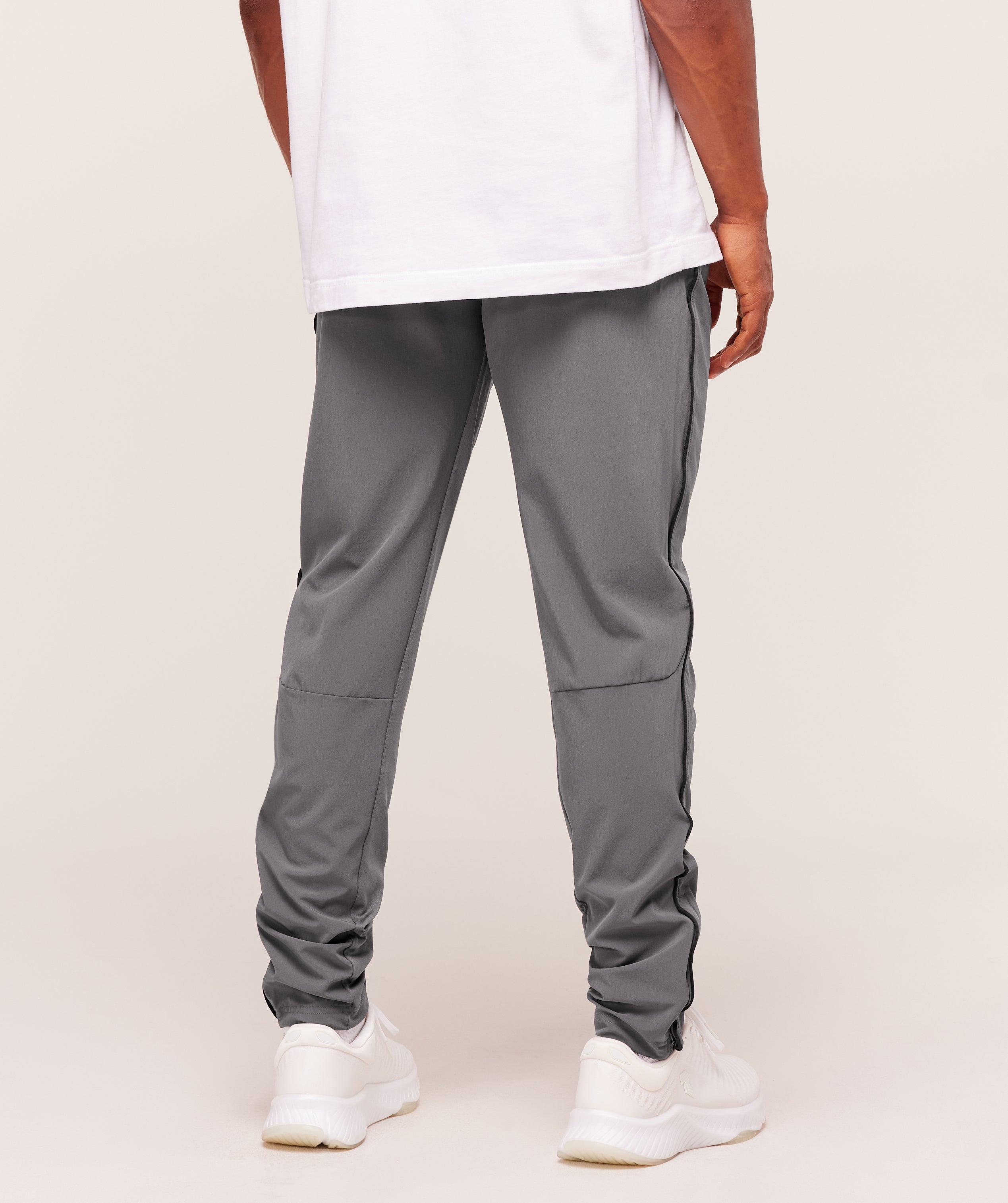 gymshark-arrival-woven-block-joggers-pants-grey-aw25