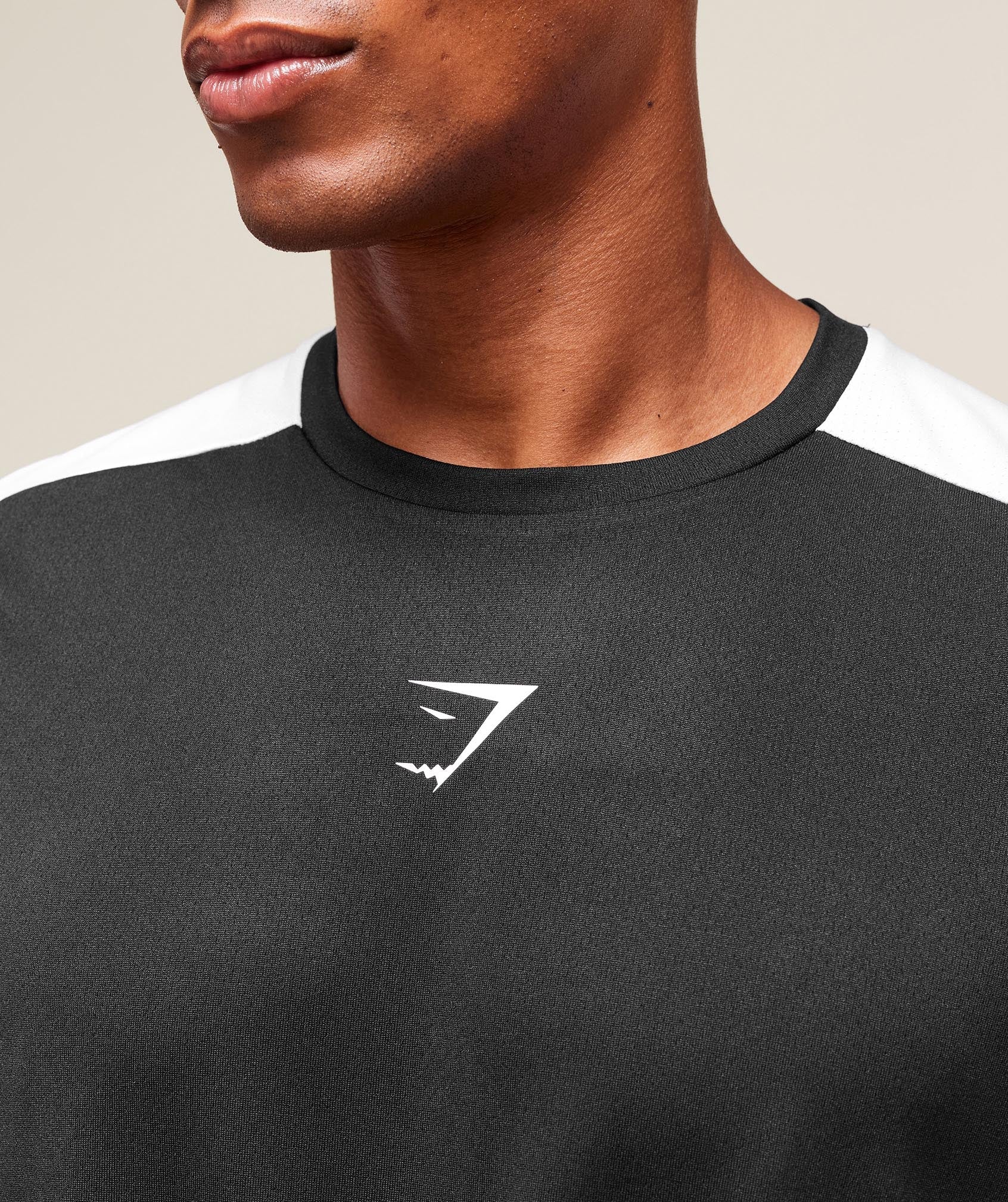 gymshark-arrival-block-t-shirt-ss-tops-black-aw25