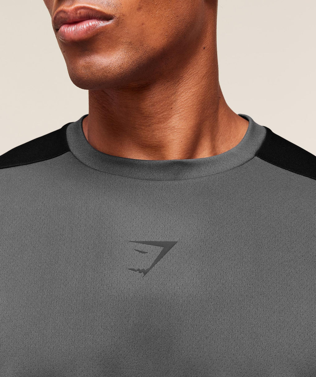 gymshark-arrival-block-t-shirt-ss-tops-grey-aw25