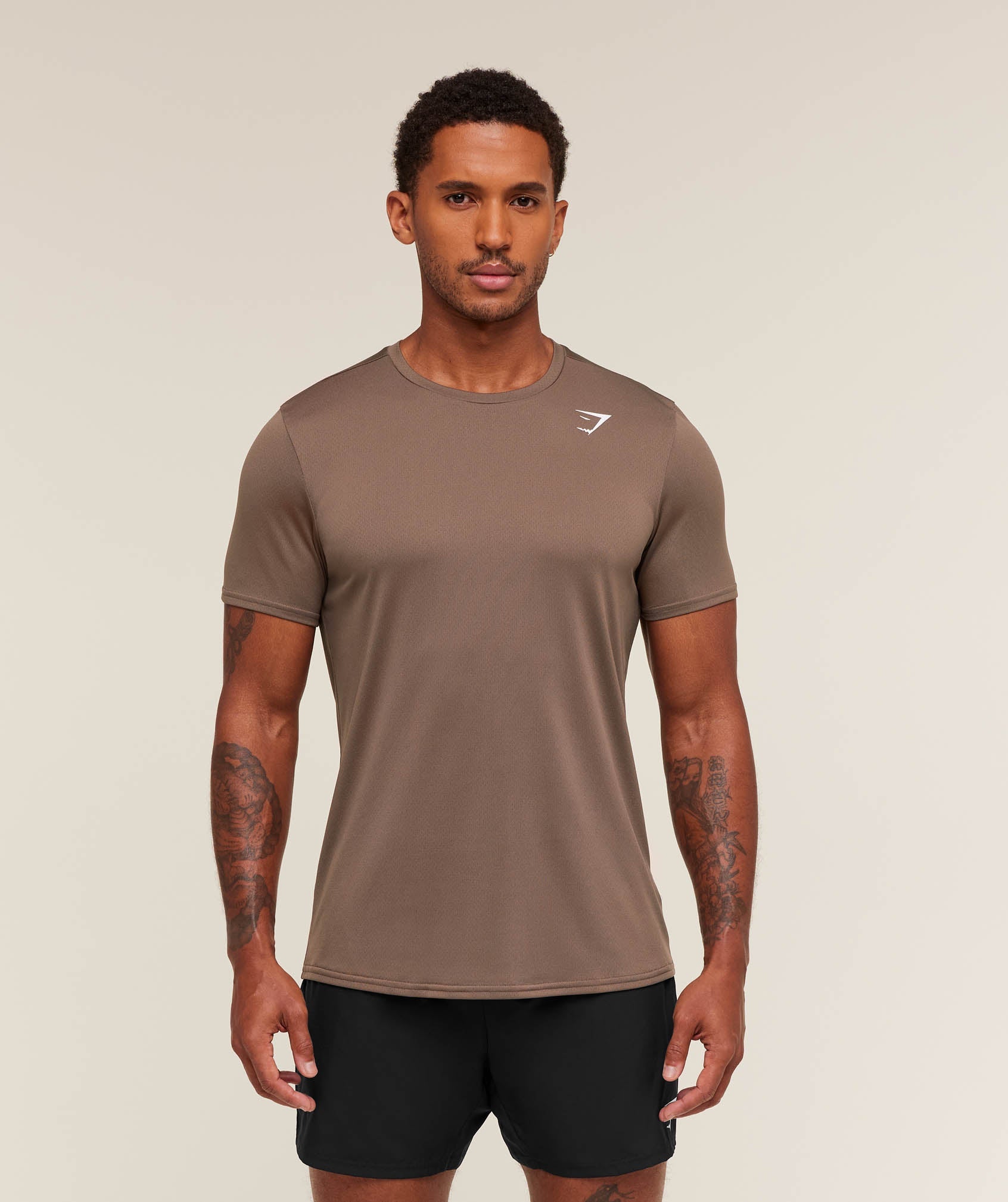 gymshark-arrival-t-shirt-ss-tops-brown-aw25