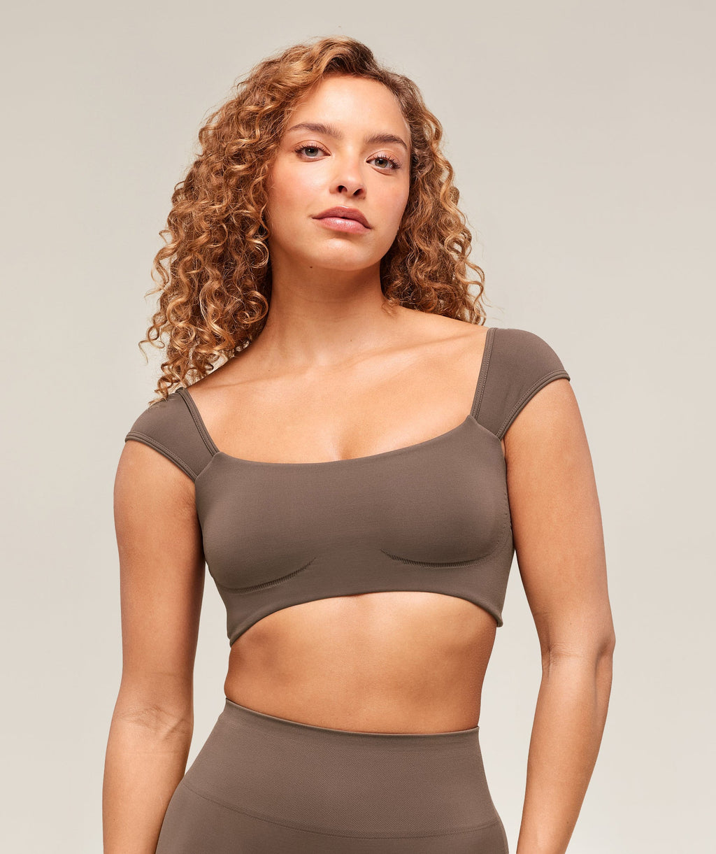gymshark-soft-sculpt-cap-sleeve-bralette-walnut-brown-ss25