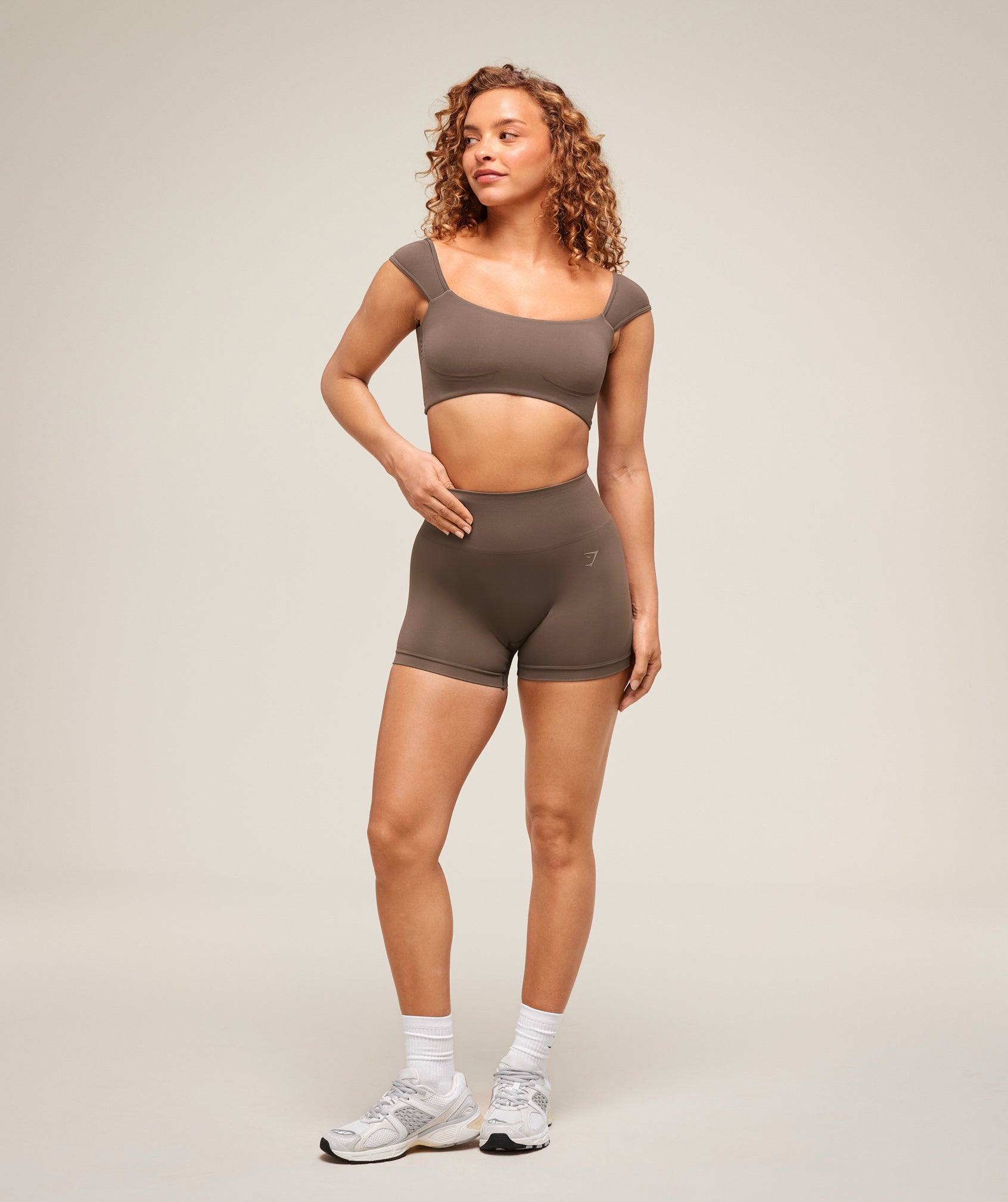 gymshark-soft-sculpt-cap-sleeve-bralette-walnut-brown-ss25
