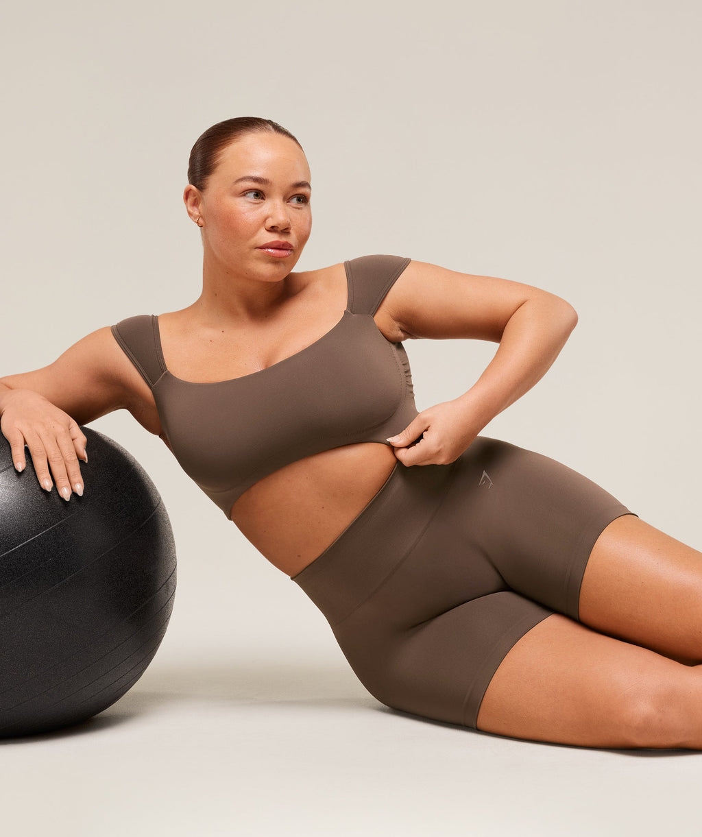 gymshark-soft-sculpt-cap-sleeve-bralette-walnut-brown-ss25