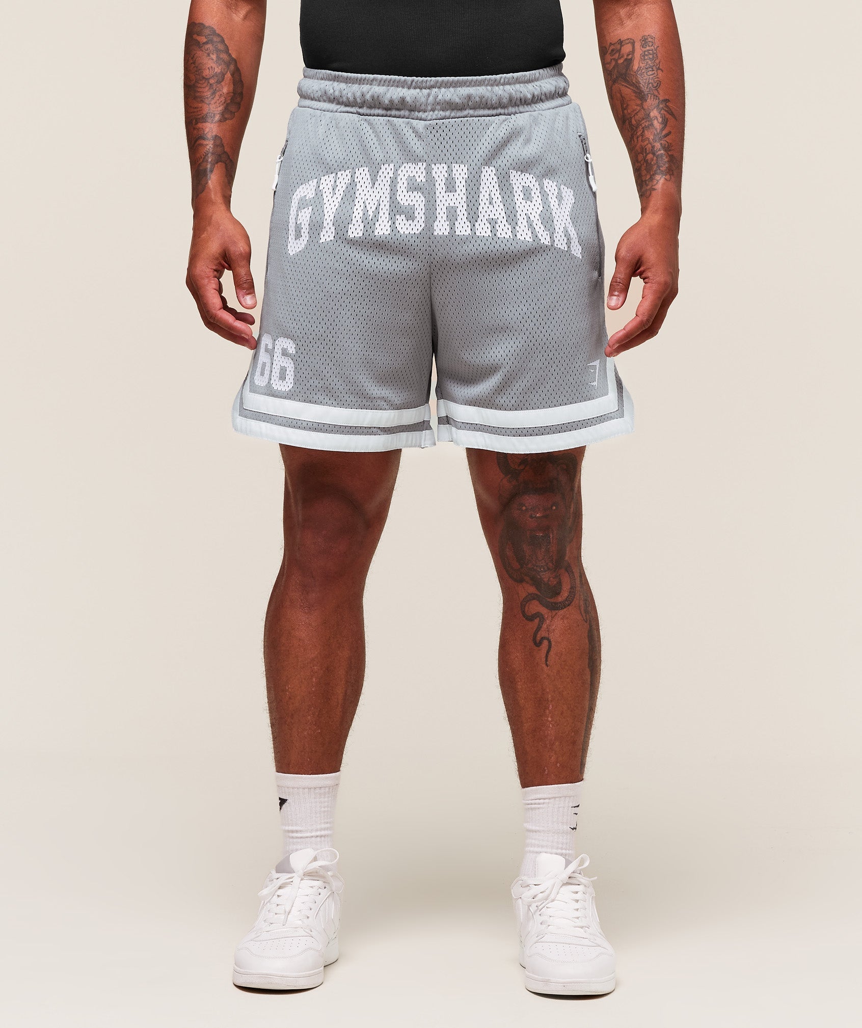 gymshark-varsity-mesh-shorts-shorts-grey-ss25