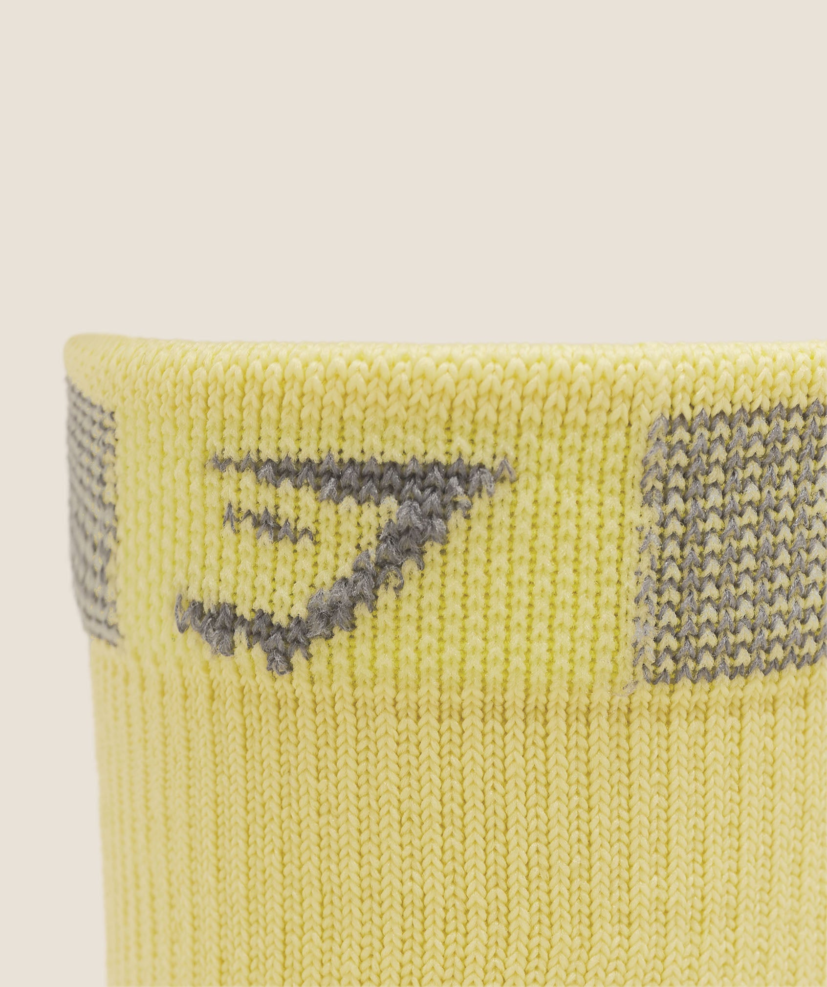gymshark-running-elite-crew-sock-single-socks-i1c4o-ybtx