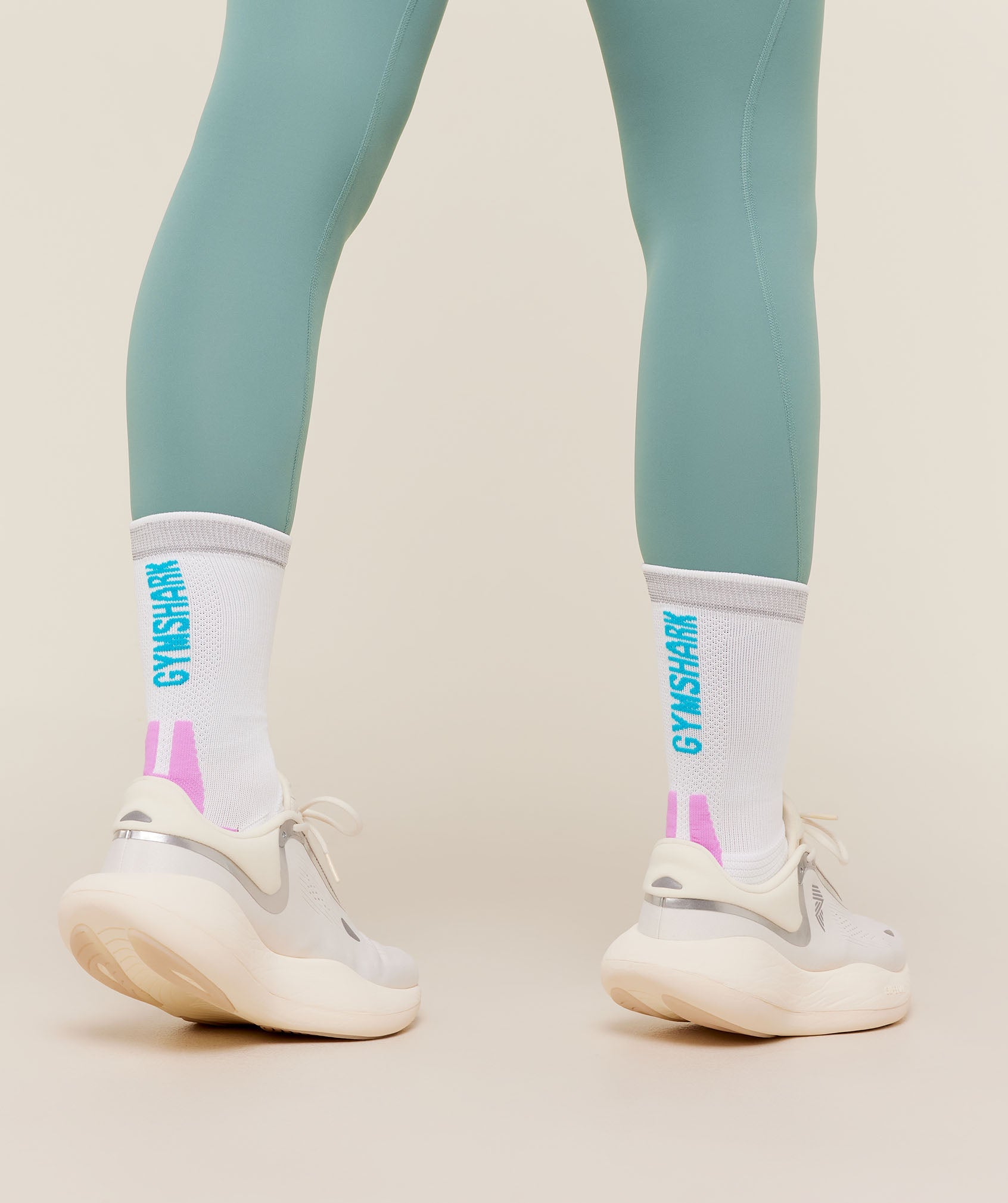 gymshark-running-elite-crew-sock-single-socks-white-aw25