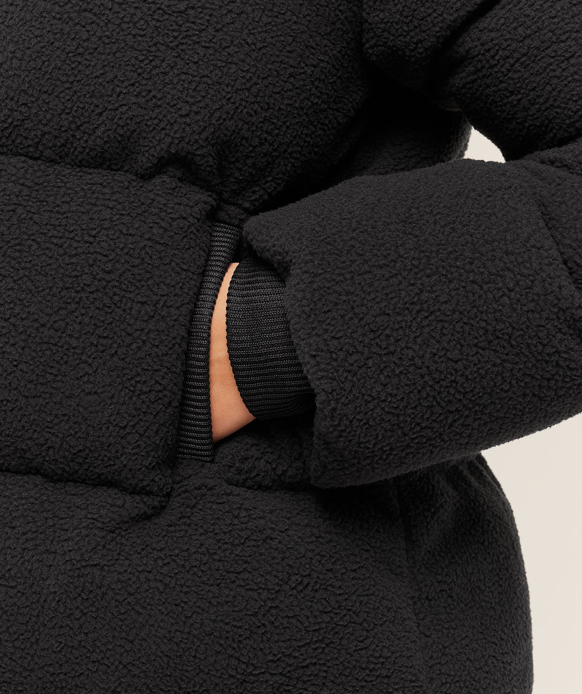 gymshark-sherpa-puffer-jacket-jackets-outerwear-black-aw25