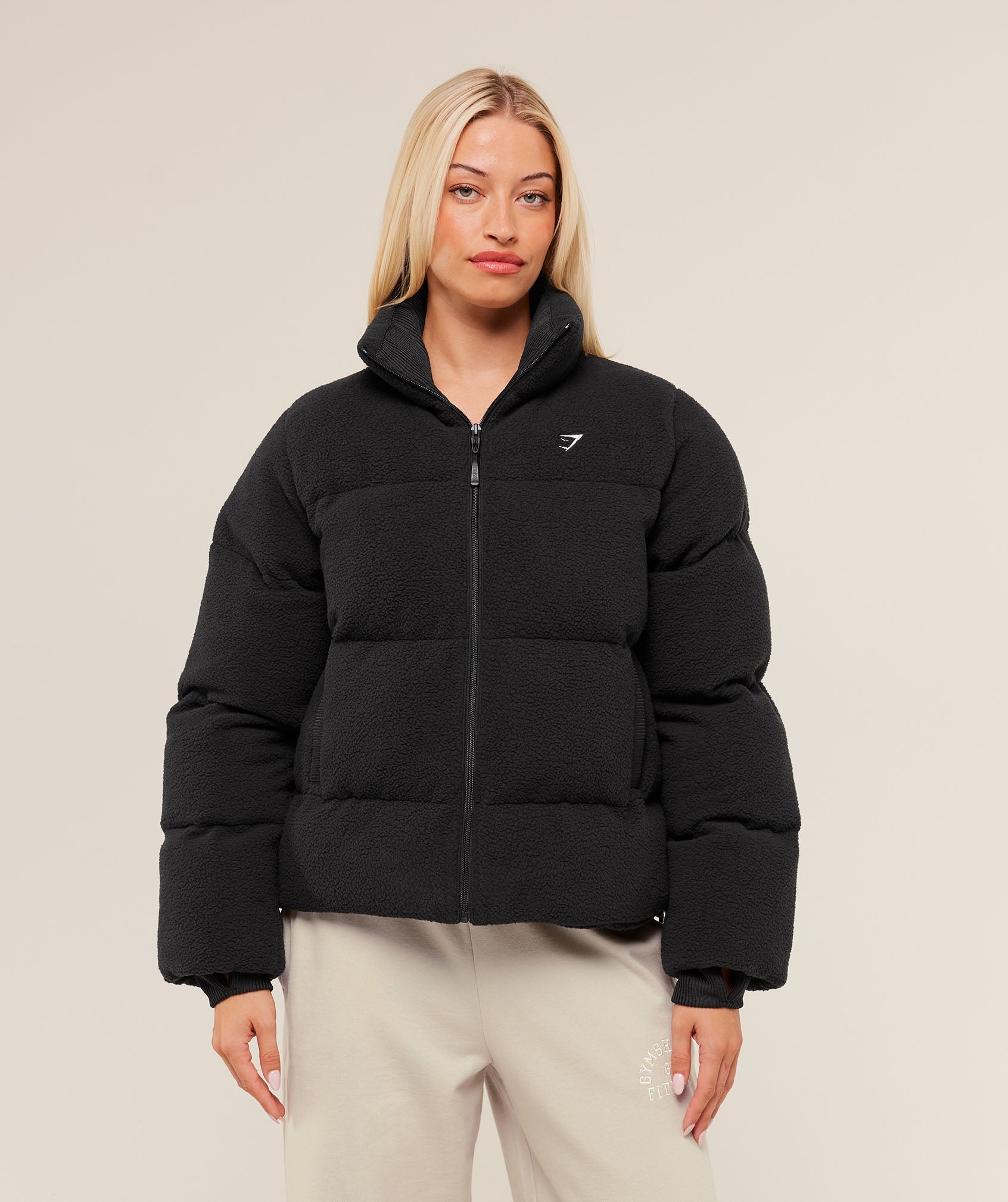 gymshark-sherpa-puffer-jacket-jackets-outerwear-black-aw25