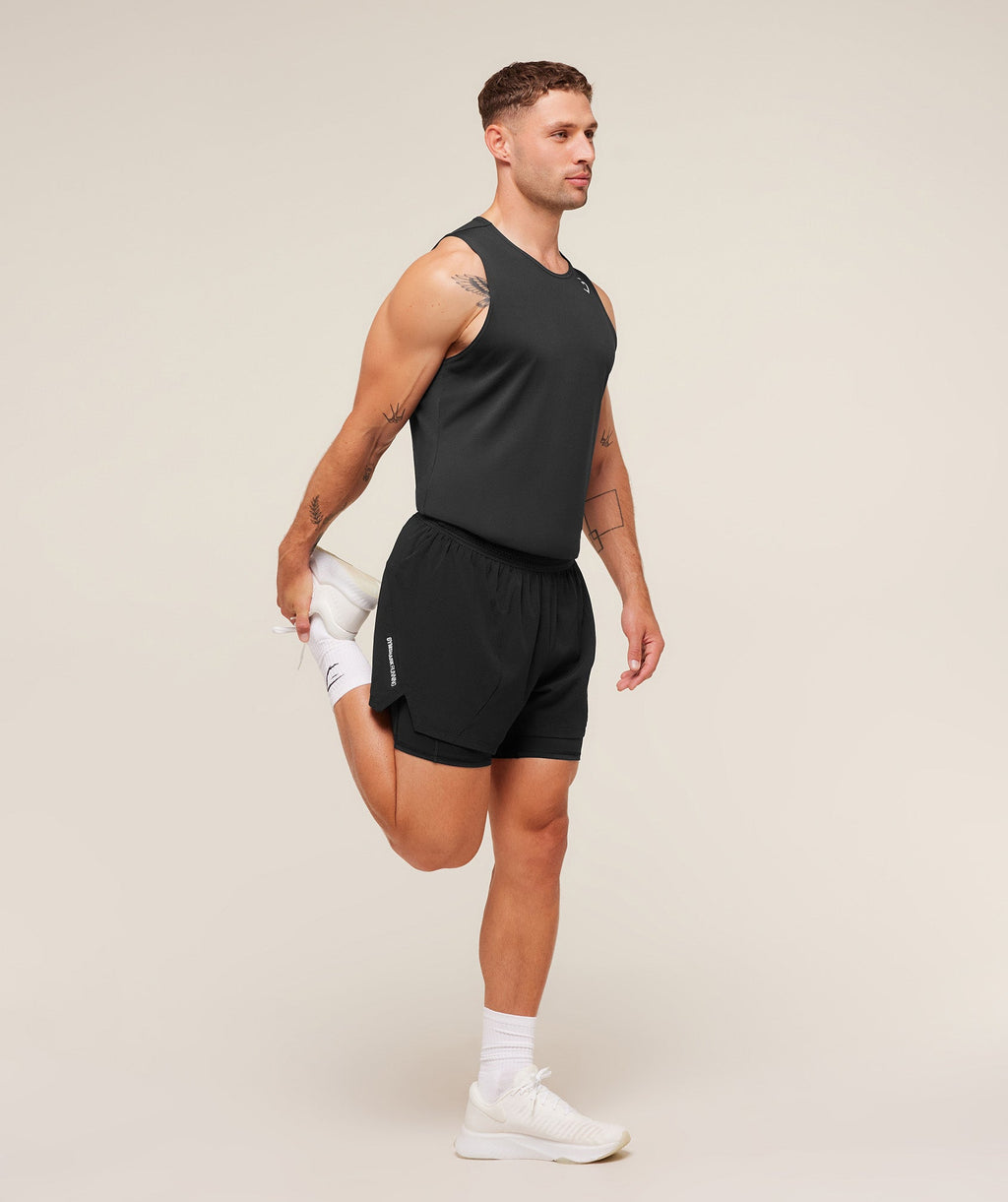 gymshark-running-4-2in1-shorts-shorts-black-aw25