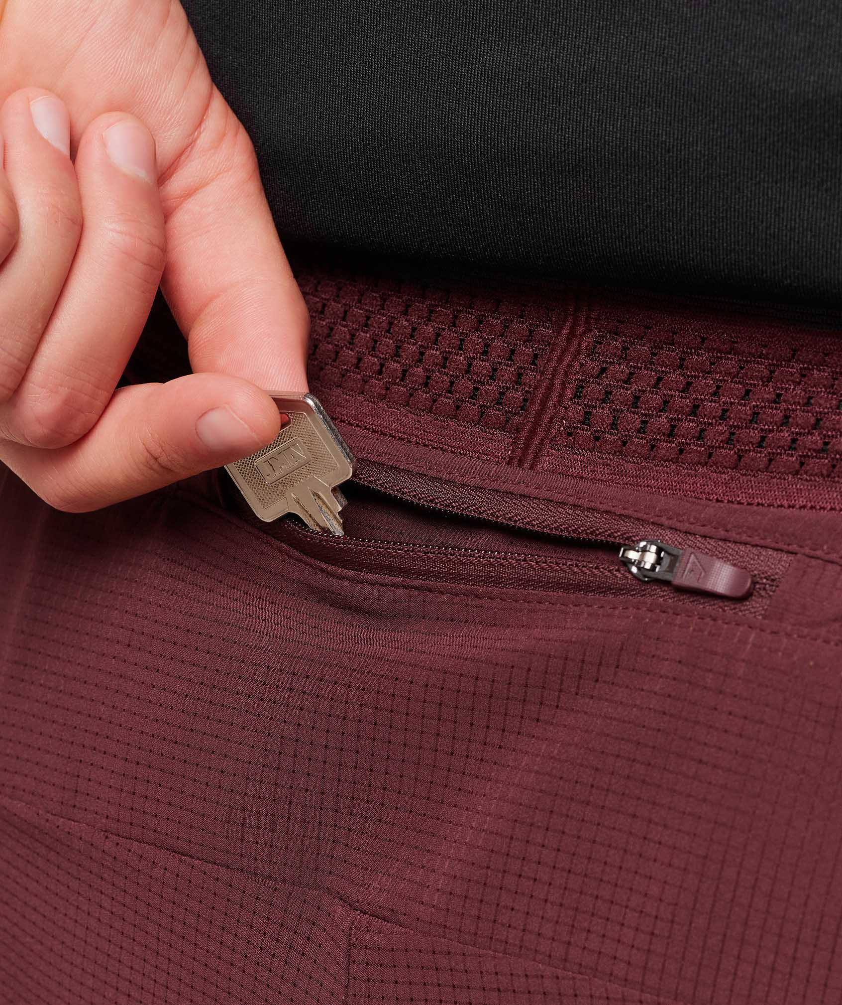 gymshark-running-4-2in1-shorts-shorts-brown-aw25