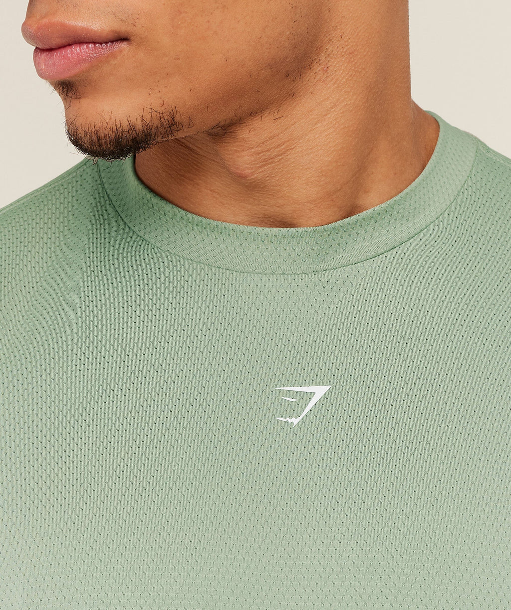 gymshark-running-graphic-t-shirt-ss-tops