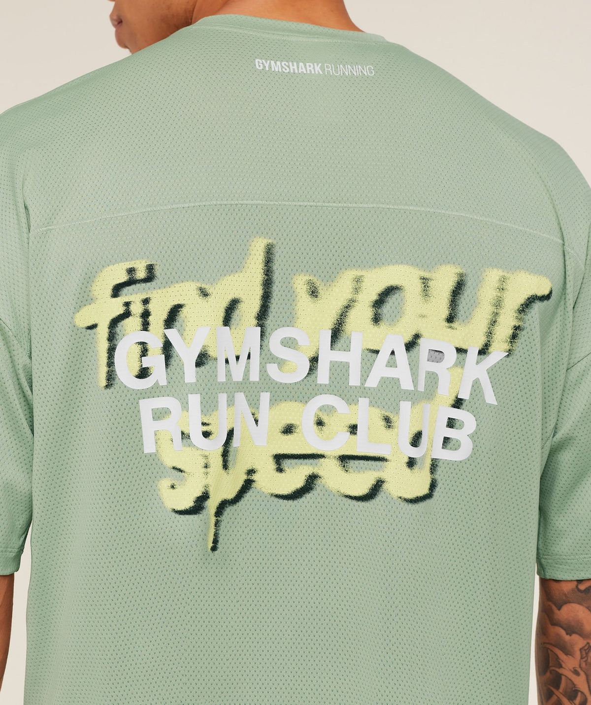 gymshark-running-graphic-t-shirt-ss-tops