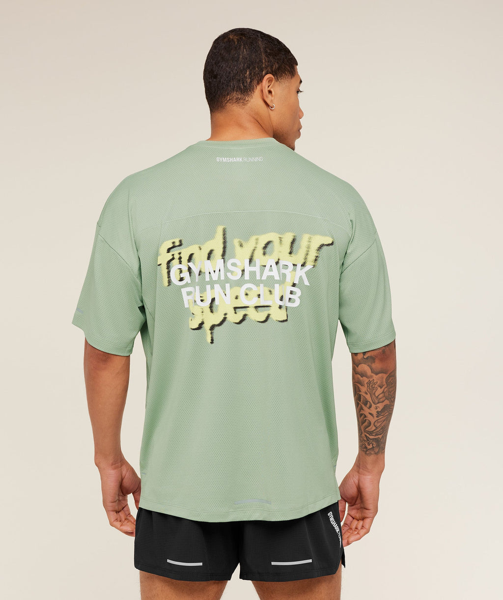 gymshark-running-graphic-t-shirt-ss-tops