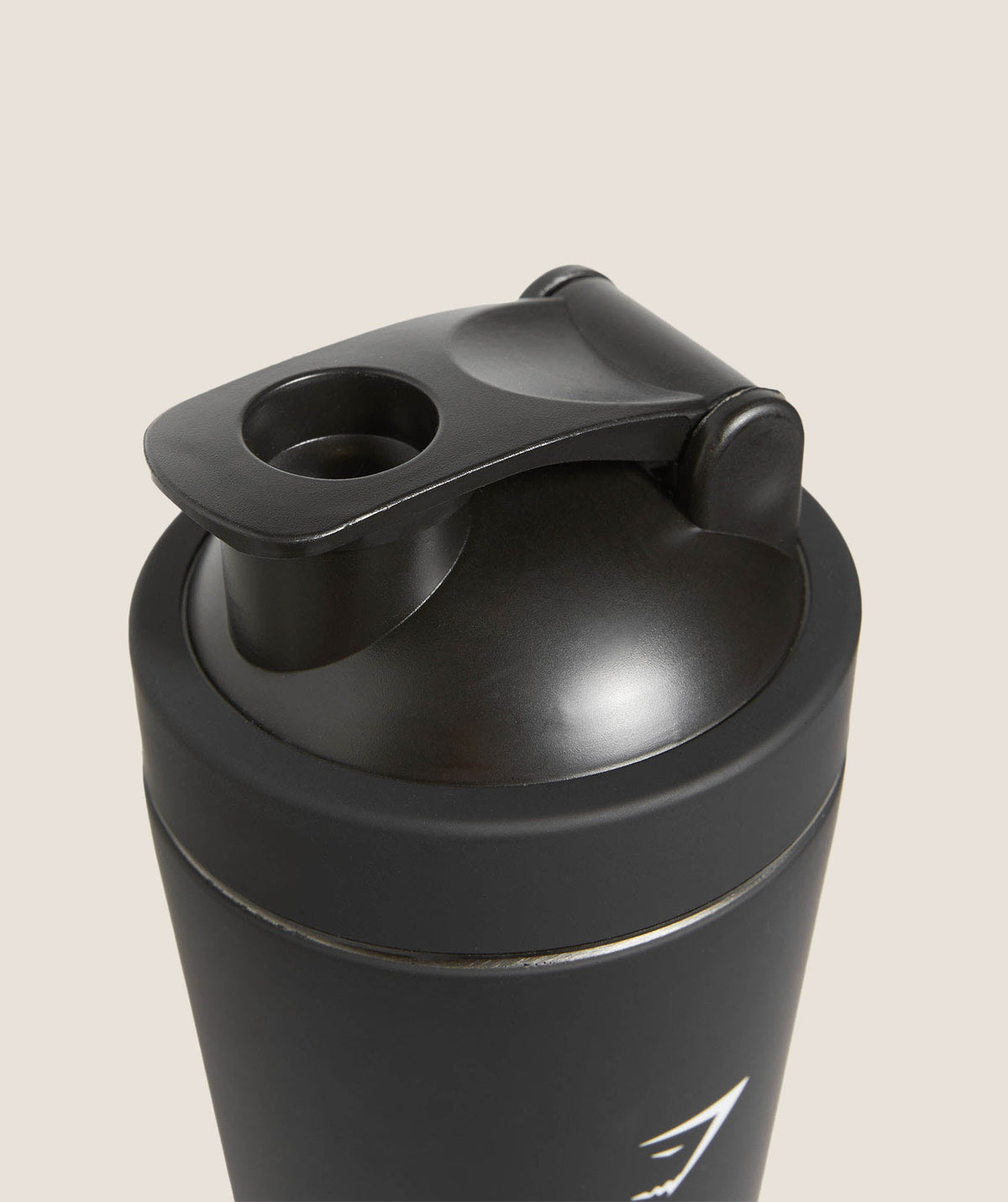 gymshark-matte-metal-shaker-bottles-black-ss25