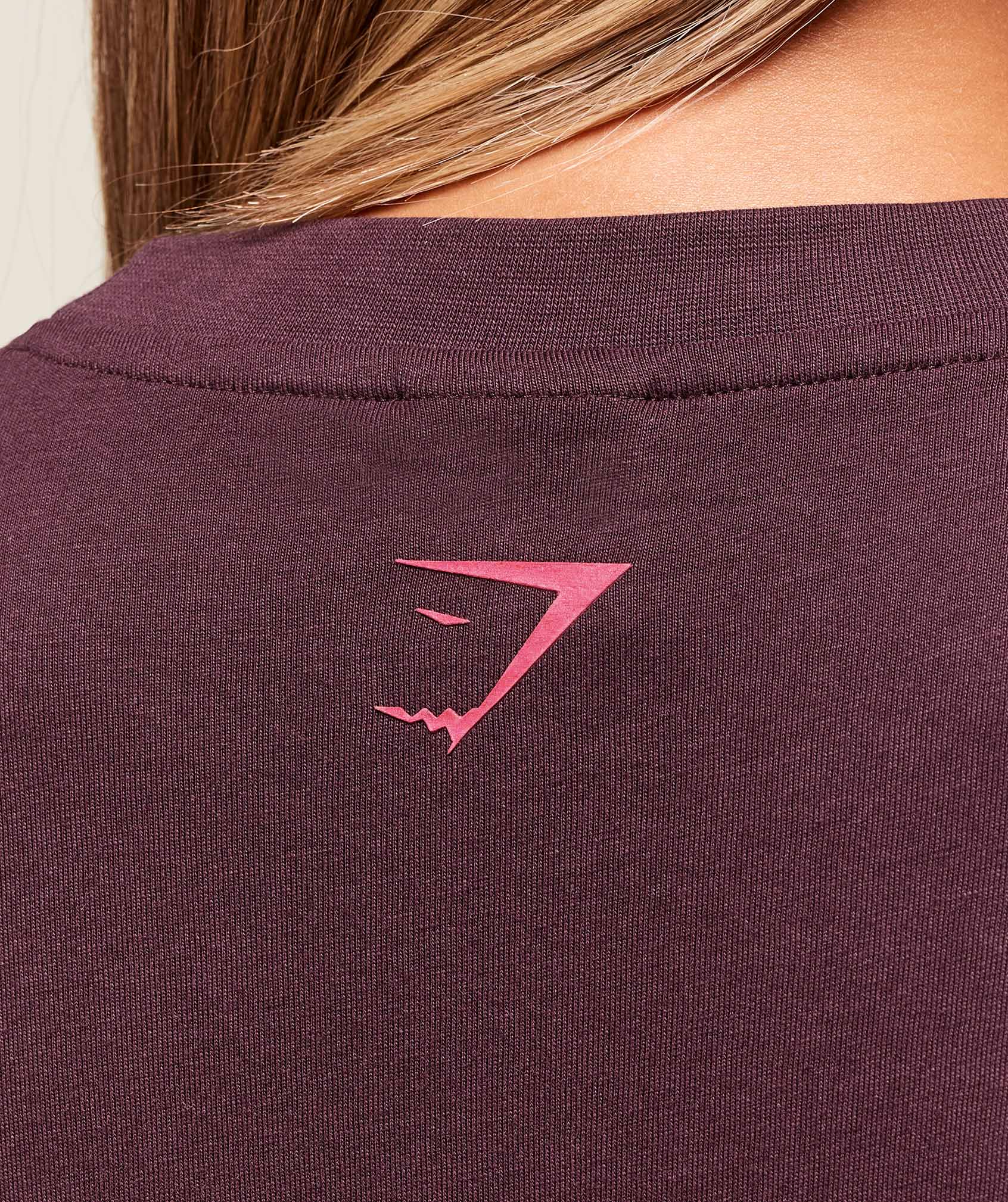 gymshark-block-oversized-t-shirt-ss-tops-purple-aw25-1