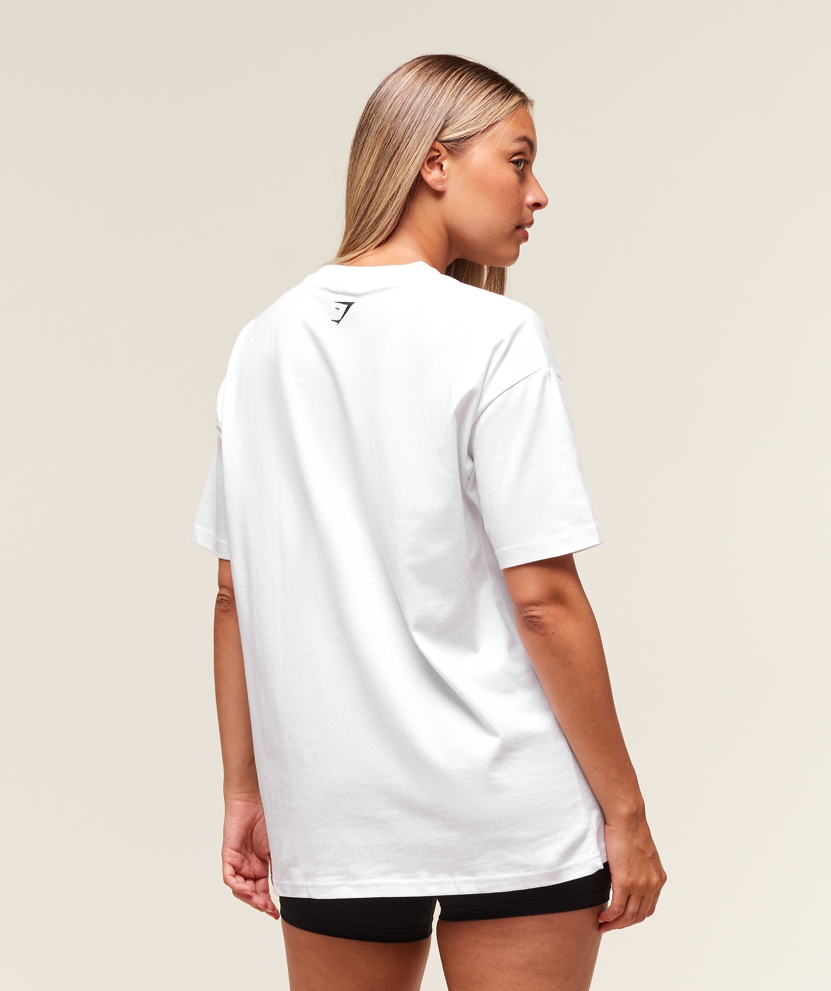 gymshark-block-oversized-t-shirt-ss-tops-white-aw25