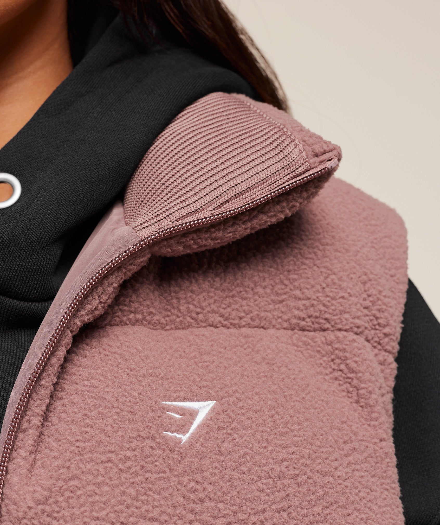 gymshark-borg-puffer-vest-jackets-outerwear-pink-aw25