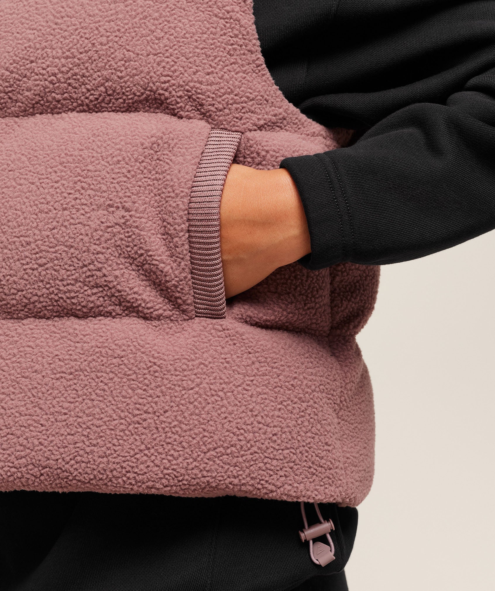 gymshark-borg-puffer-vest-jackets-outerwear-pink-aw25
