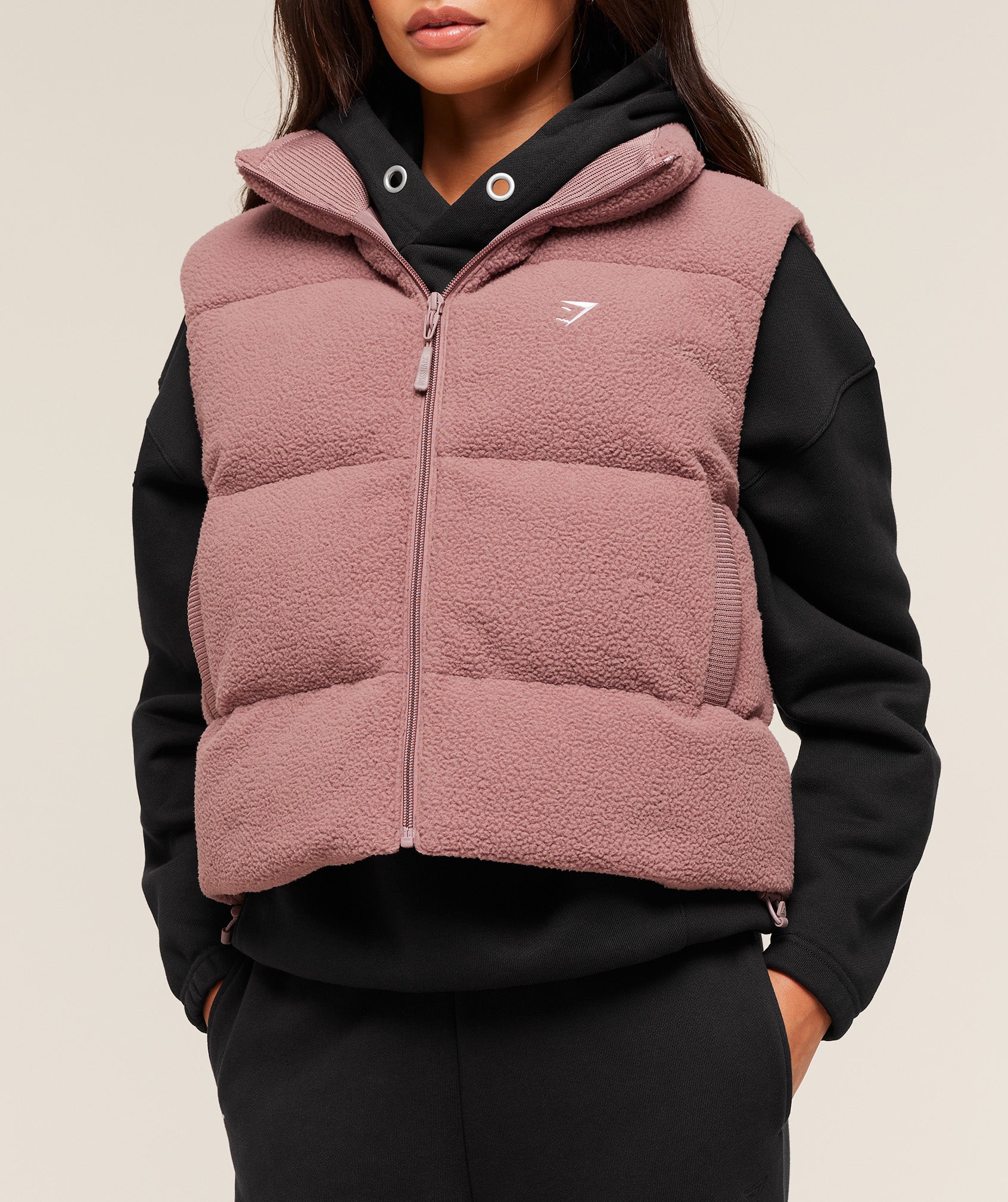 gymshark-borg-puffer-vest-jackets-outerwear-pink-aw25