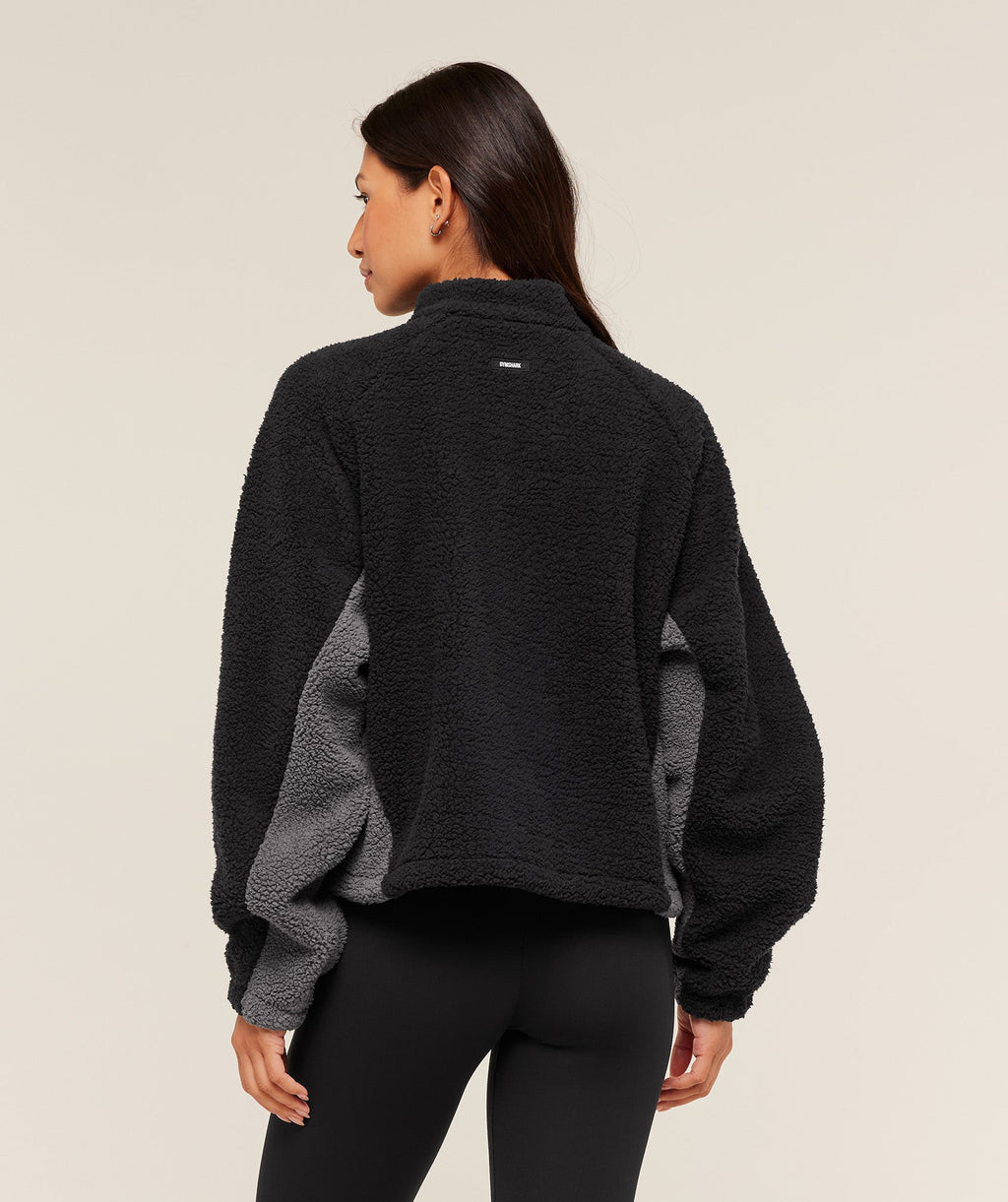 gymshark-contrast-sherpa-jacket-jackets-outerwear-black-aw25