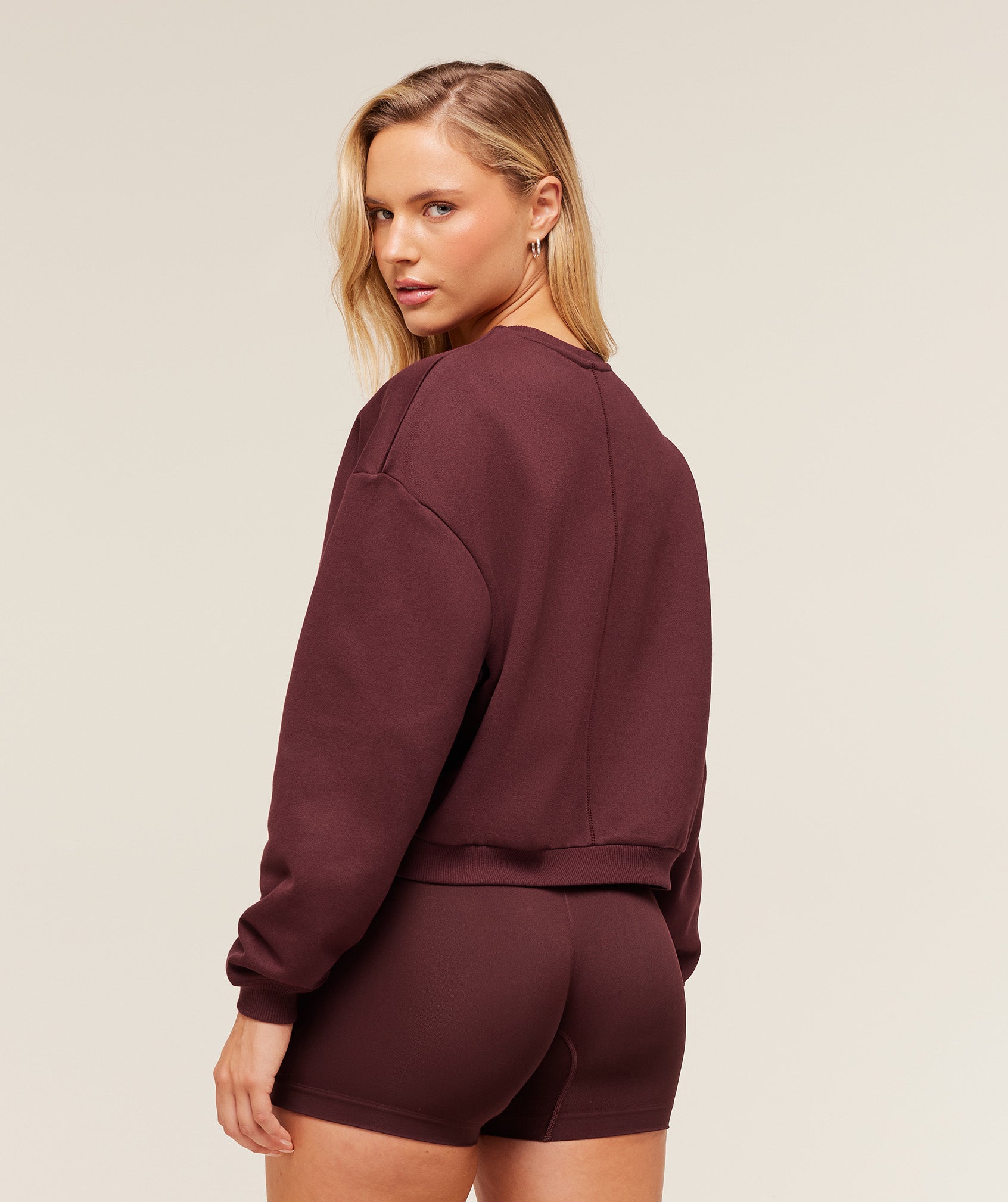 gymshark-cosy-luxe-sweatshirt-pullovers-brown-aw25