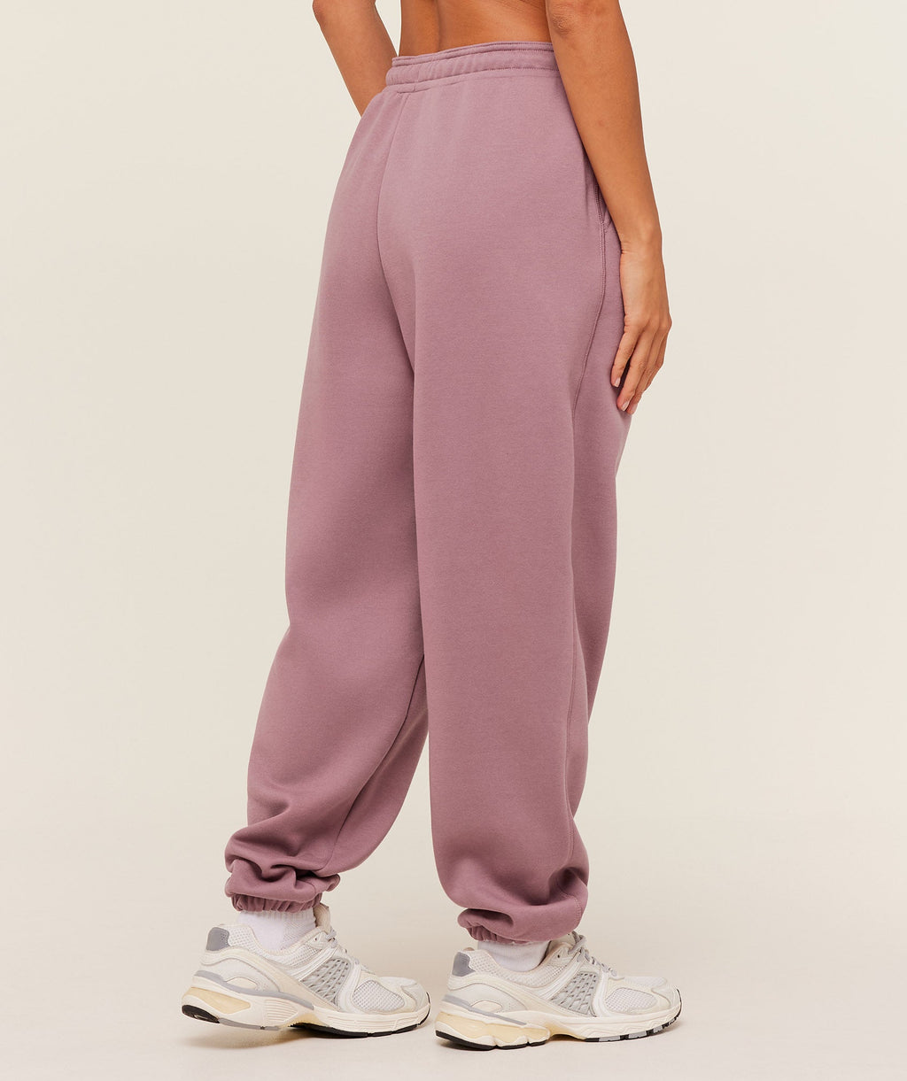 gymshark-cosy-luxe-cuffed-joggers-pants