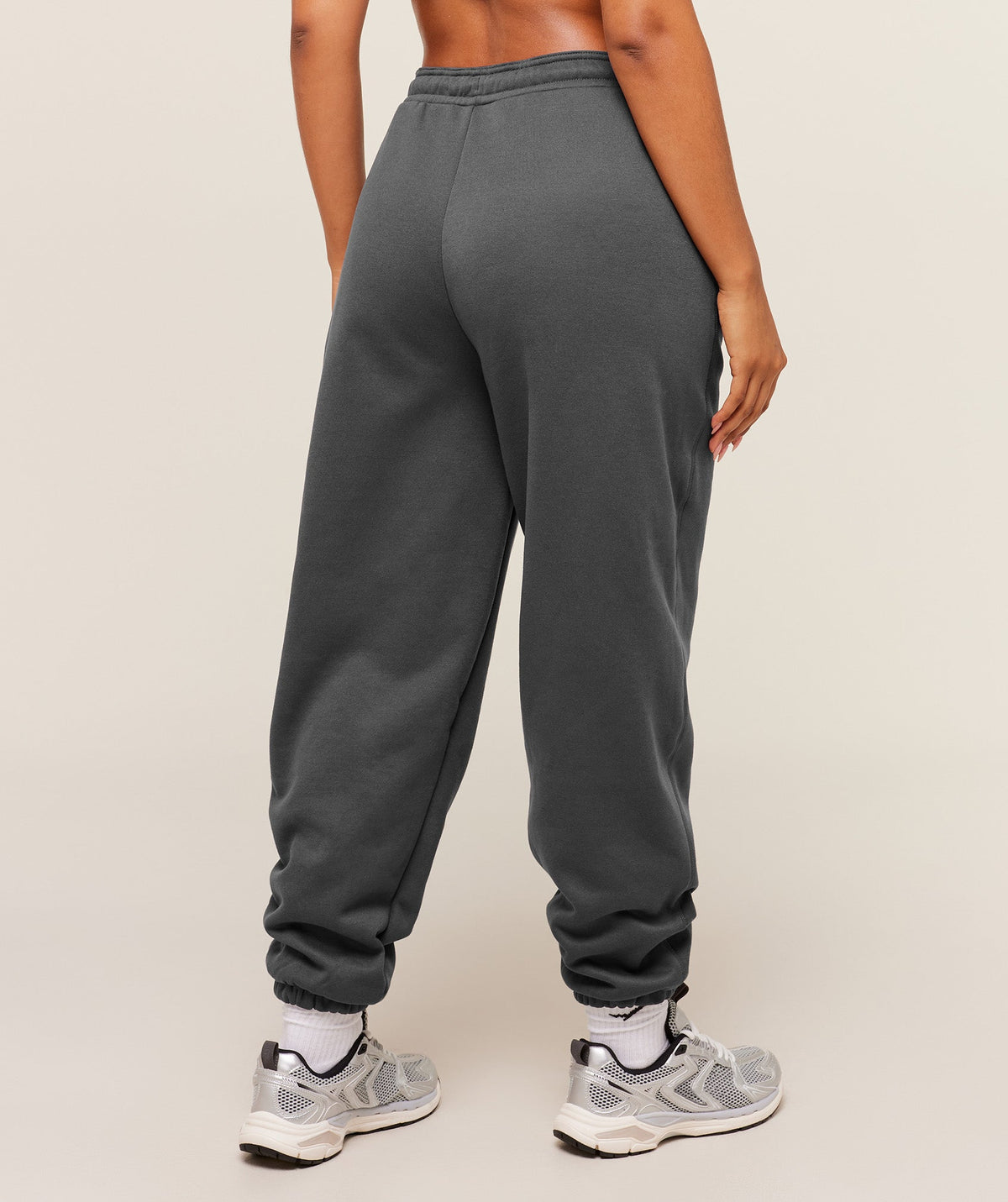 gymshark-cosy-luxe-cuffed-joggers-pants-grey-aw25-1