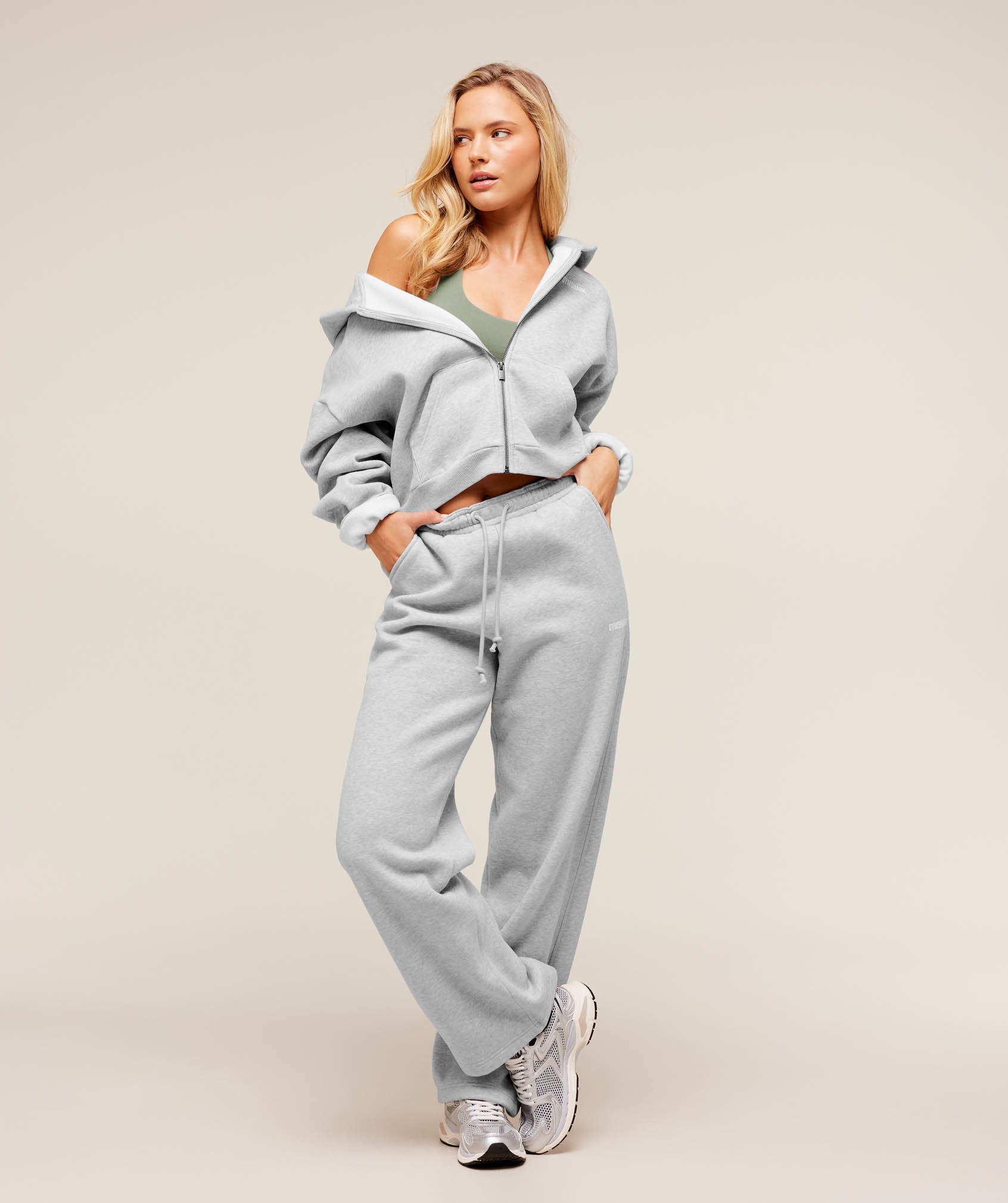 gymshark-cosy-luxe-zip-through-hoodie-pullovers-grey-aw25