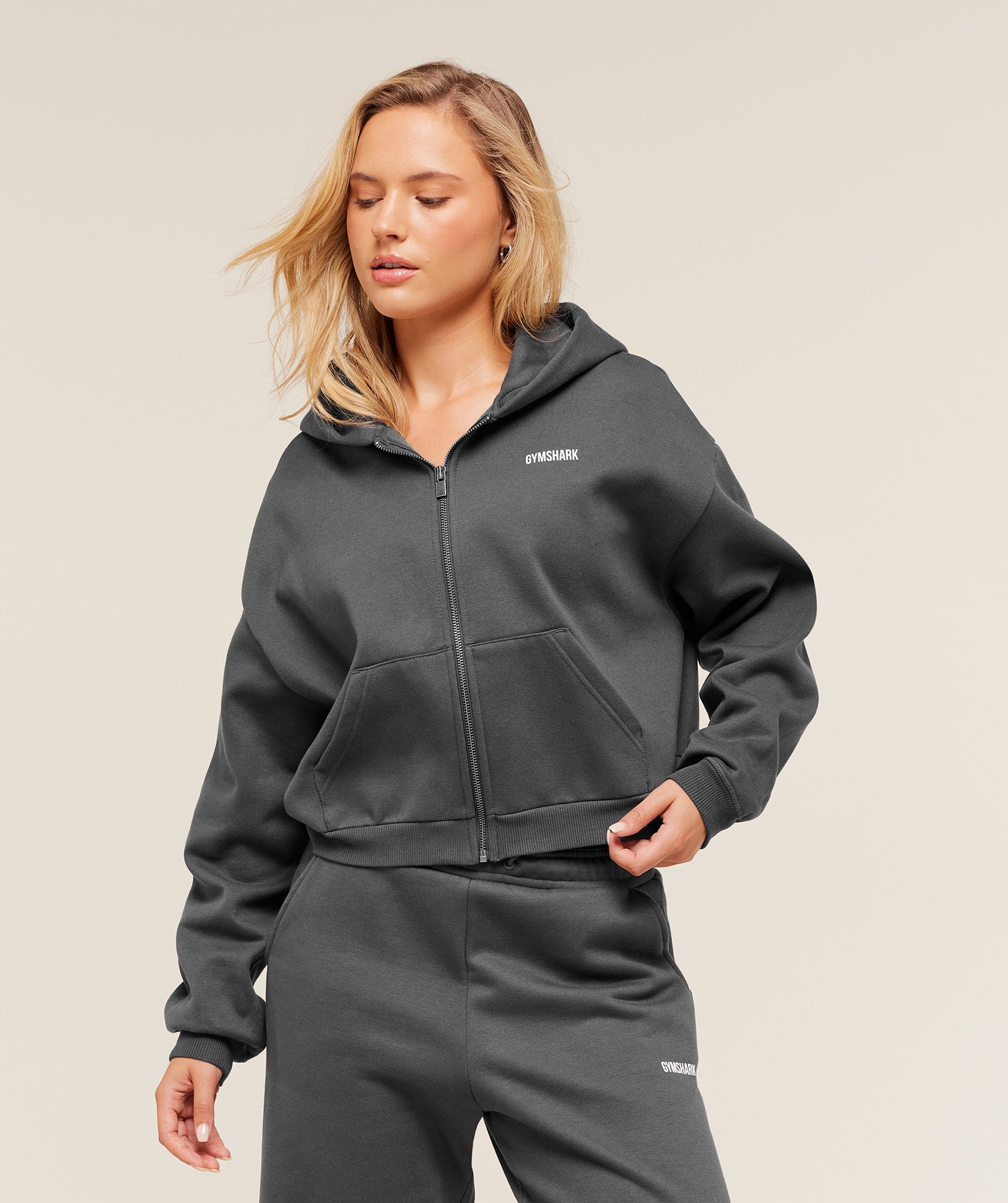 gymshark-cosy-luxe-zip-through-hoodie-pullovers-grey-aw25-1