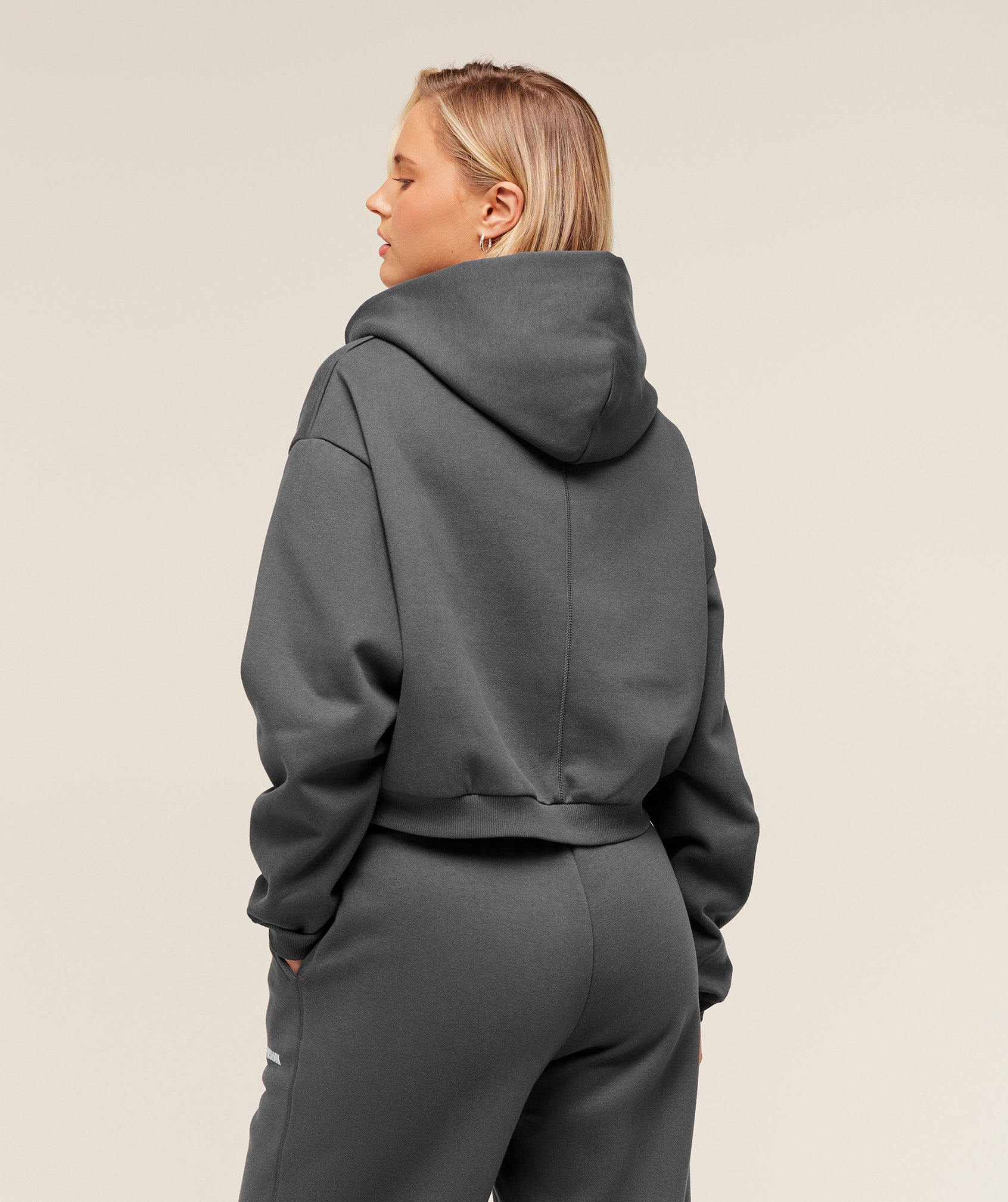 gymshark-cosy-luxe-zip-through-hoodie-pullovers-grey-aw25-1