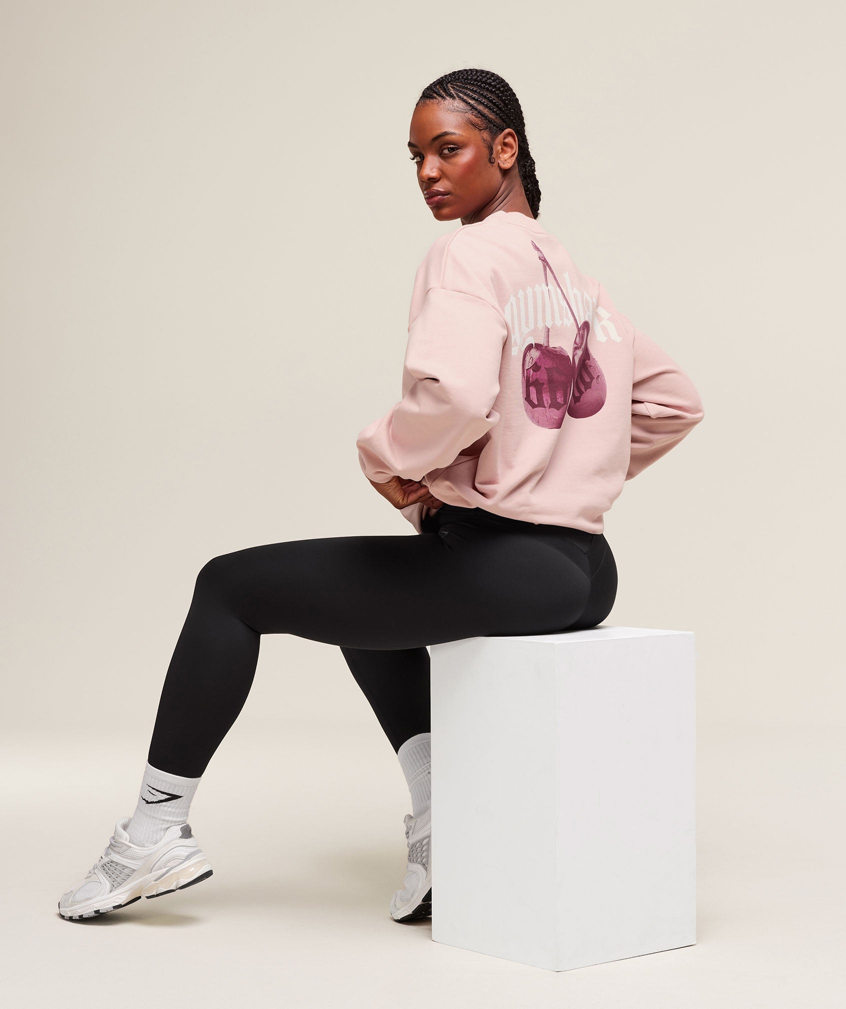 gymshark-cherry-graphic-oversized-sweatshirt-pullovers-pink-ss25