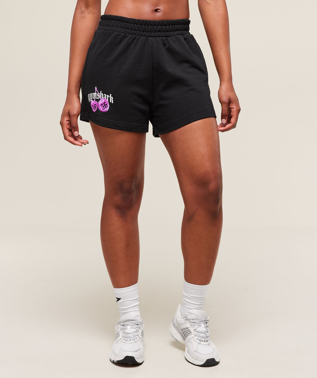 gymshark-cherry-graphic-short-shorts-black-ss25
