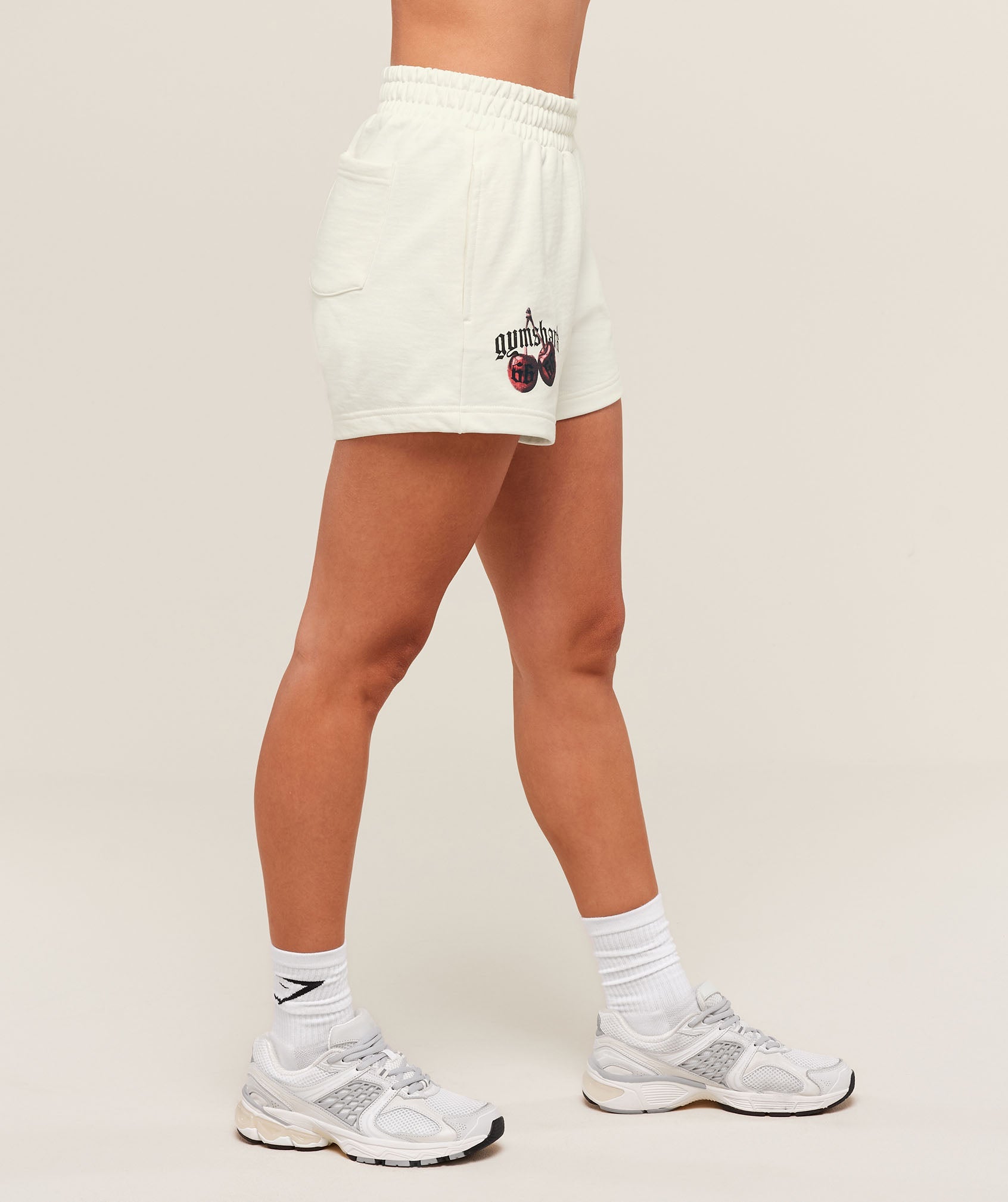 gymshark-cherry-graphic-short-shorts-white-ss25