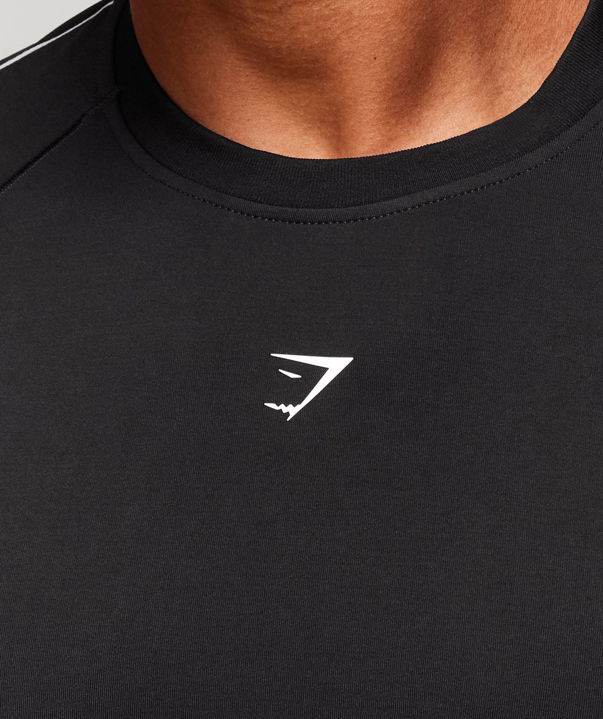 gymshark-clean-contour-seamless-t-shirt-ss-tops-black-ss25