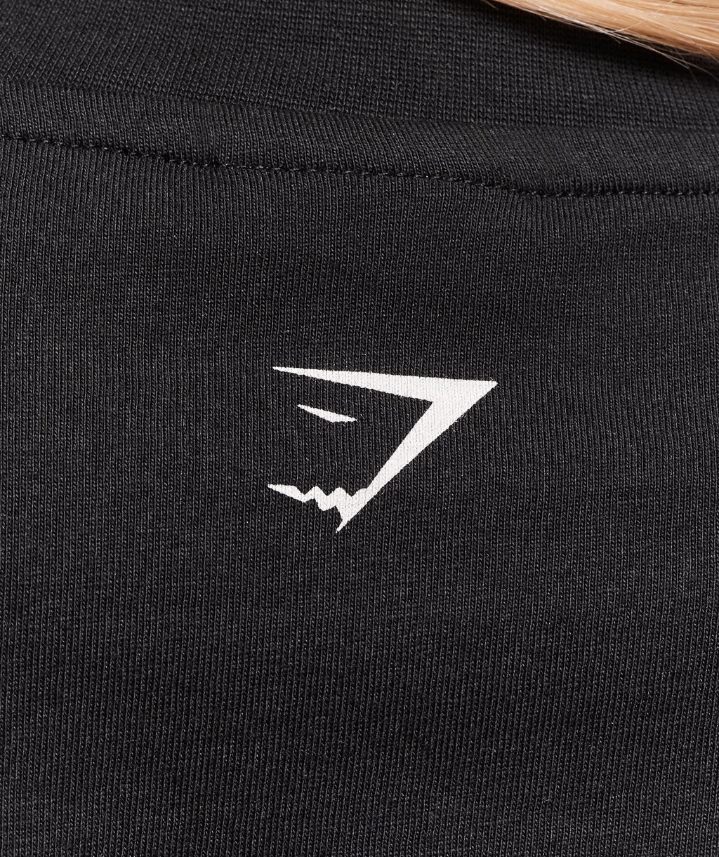 gymshark-collegiate-graphic-t-shirt-ss-tops-black-ss25