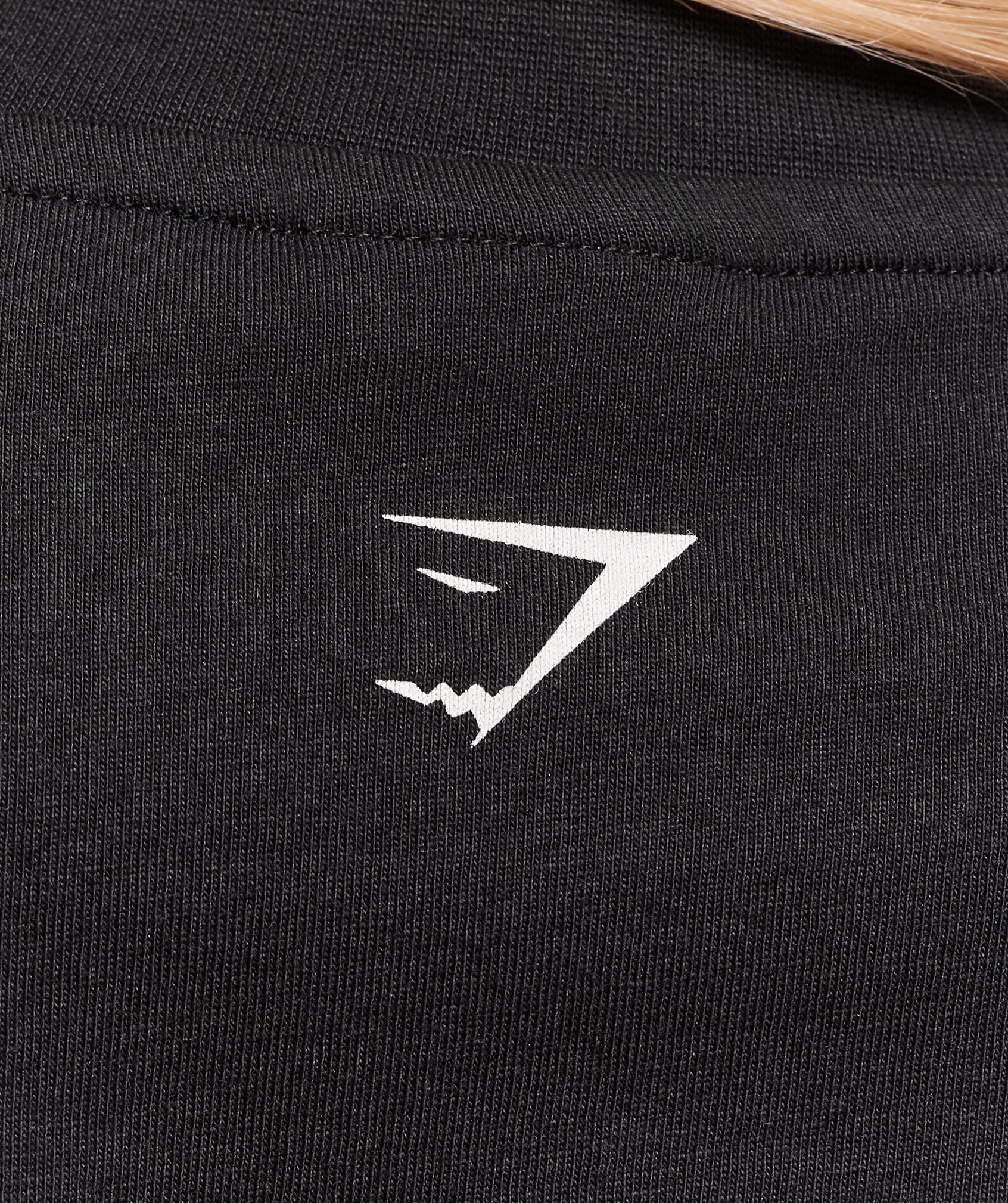 gymshark-collegiate-graphic-t-shirt-ss-tops-black-ss25
