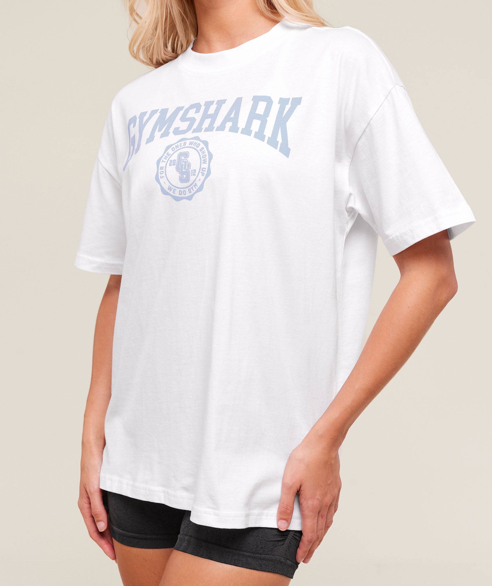 gymshark-collegiate-graphic-t-shirt-ss-tops-white-ss25