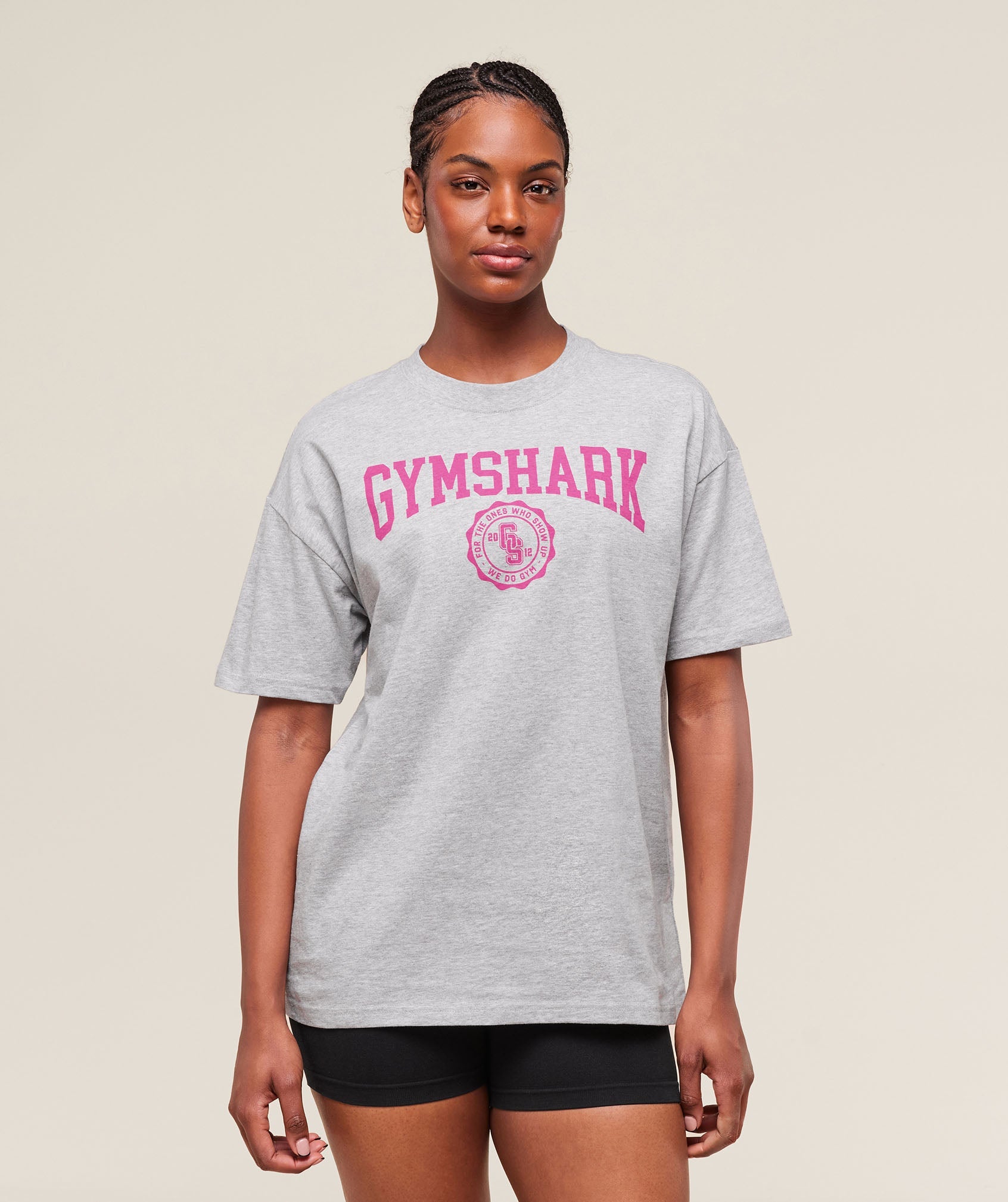 gymshark-collegiate-graphic-t-shirt-ss-tops-grey-ss25