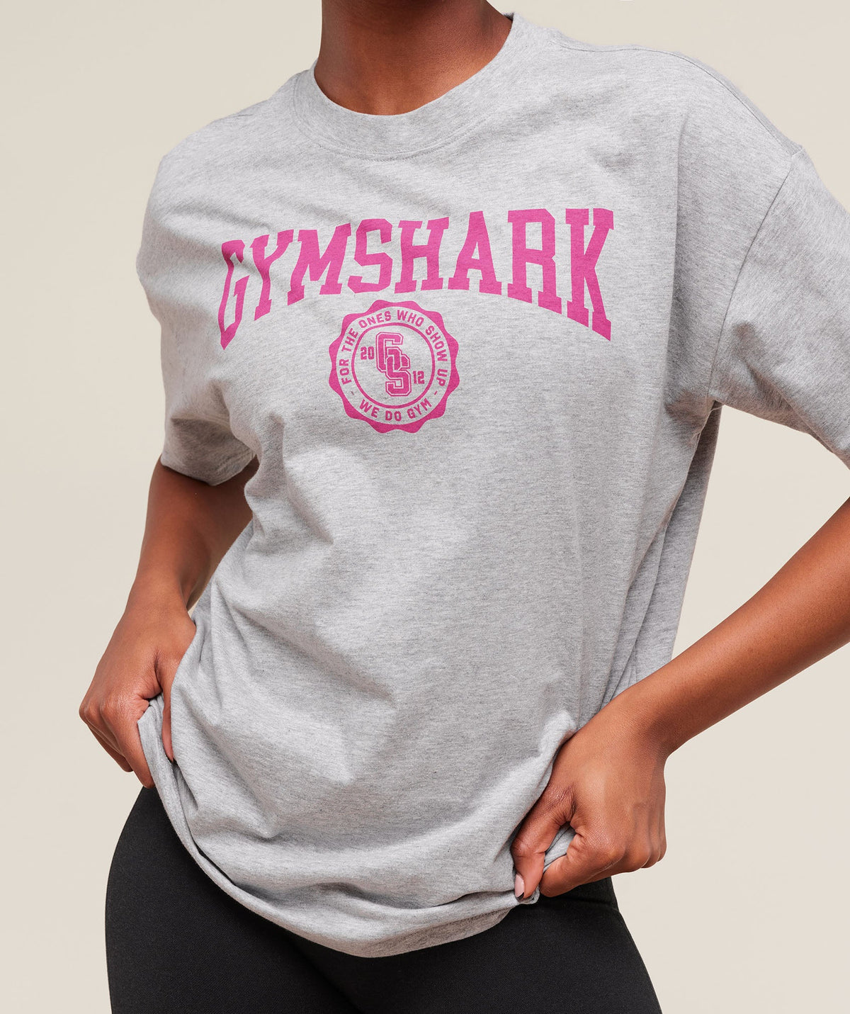 gymshark-collegiate-graphic-t-shirt-ss-tops-grey-ss25